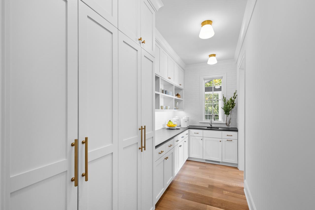 6505 Hawks Pointe Lane