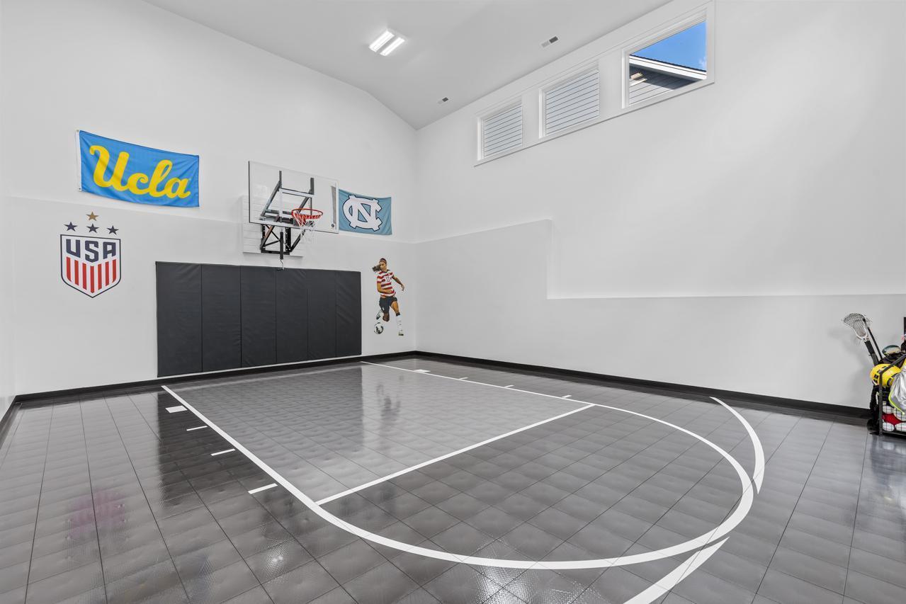 6505 Hawks Pointe Lane