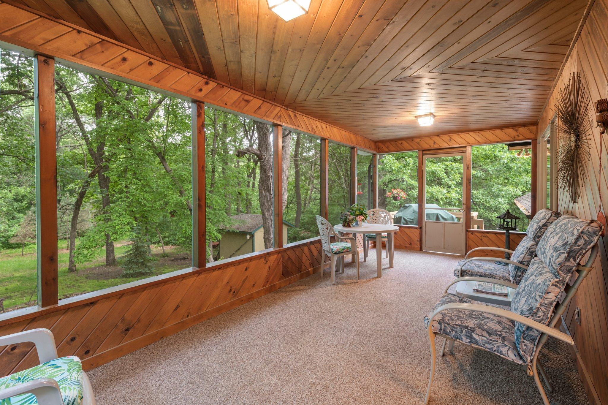 9855 Kadler Avenue NE