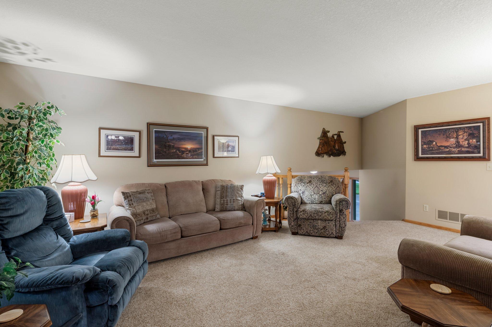 9855 Kadler Avenue NE