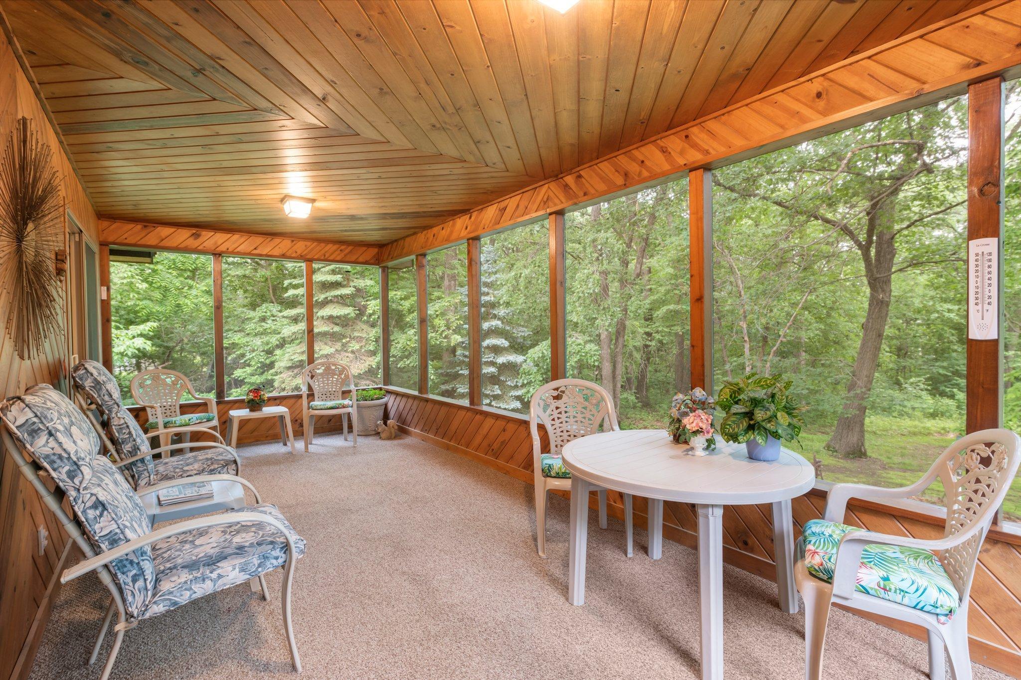 9855 Kadler Avenue NE