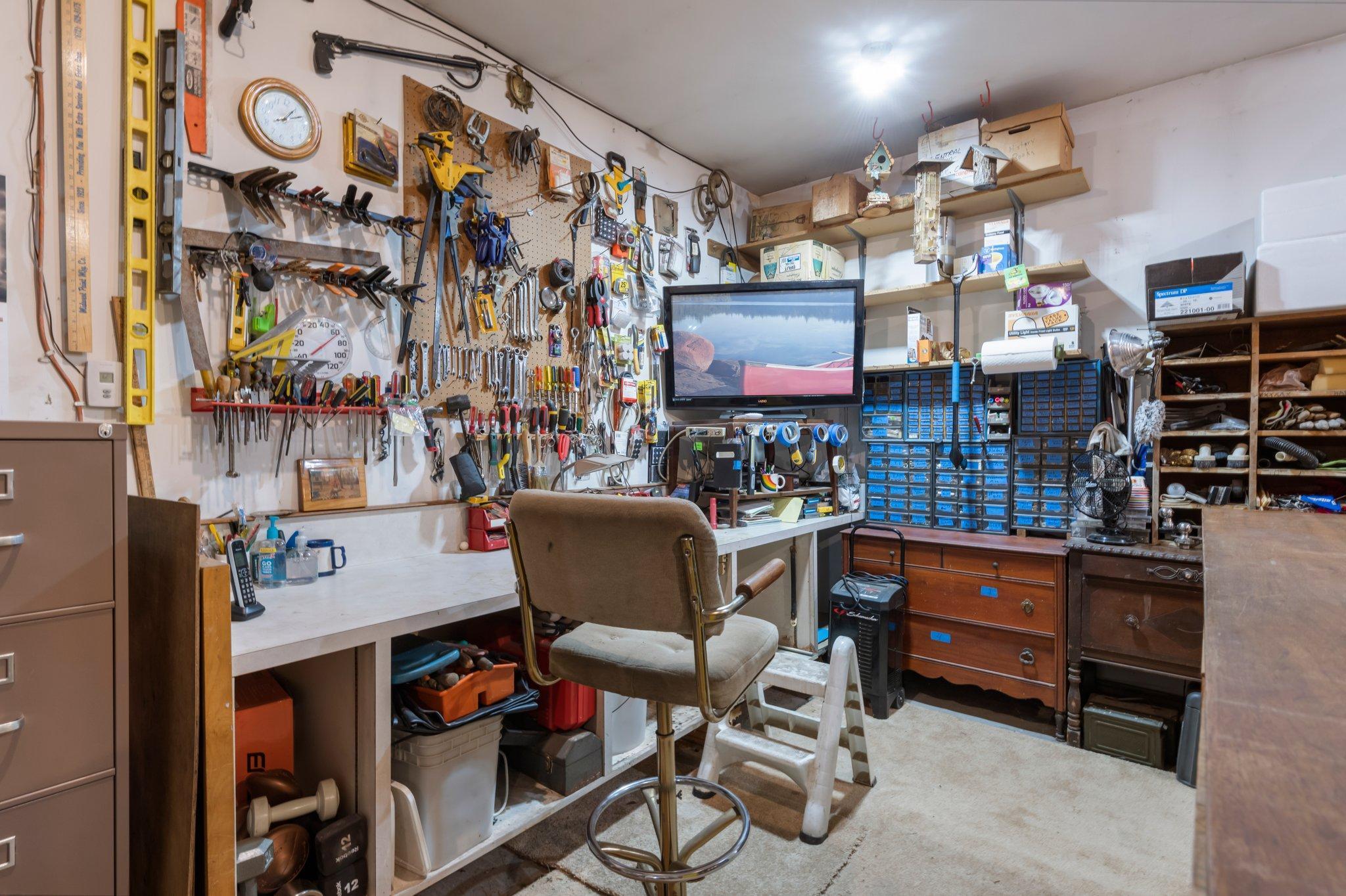 9855 Kadler Avenue NE