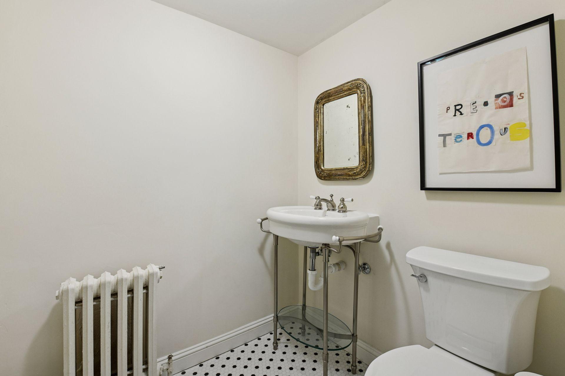 2308 W Lake Of The Isles Parkway