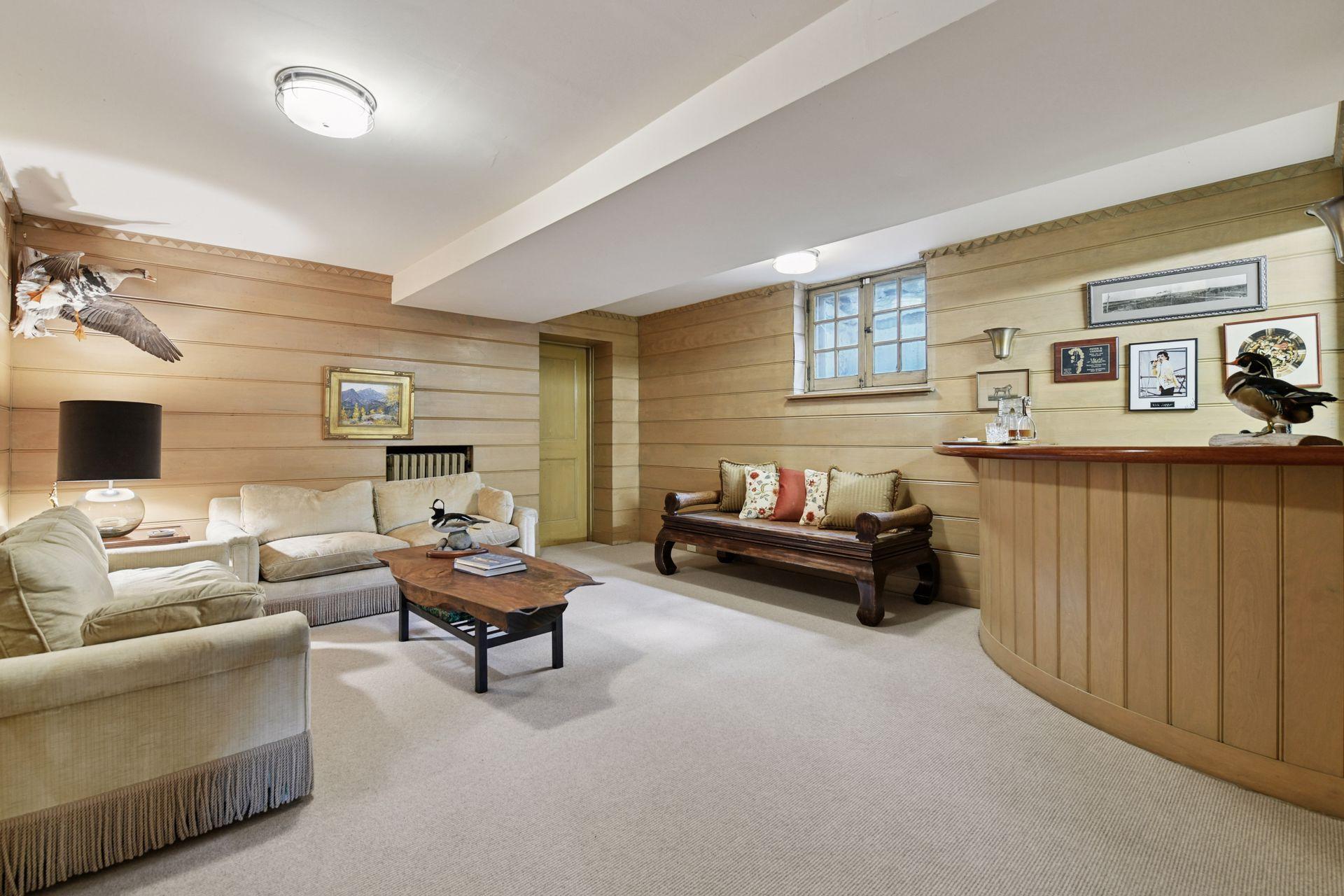 2308 W Lake Of The Isles Parkway