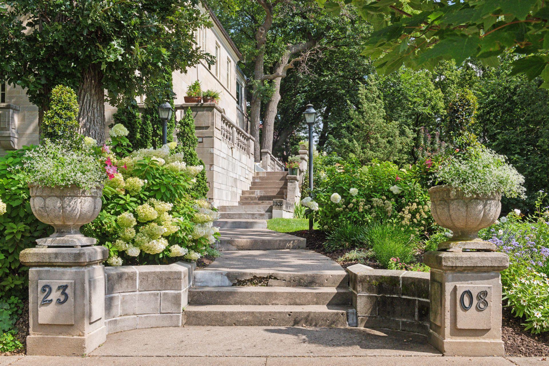 2308 W Lake Of The Isles Parkway