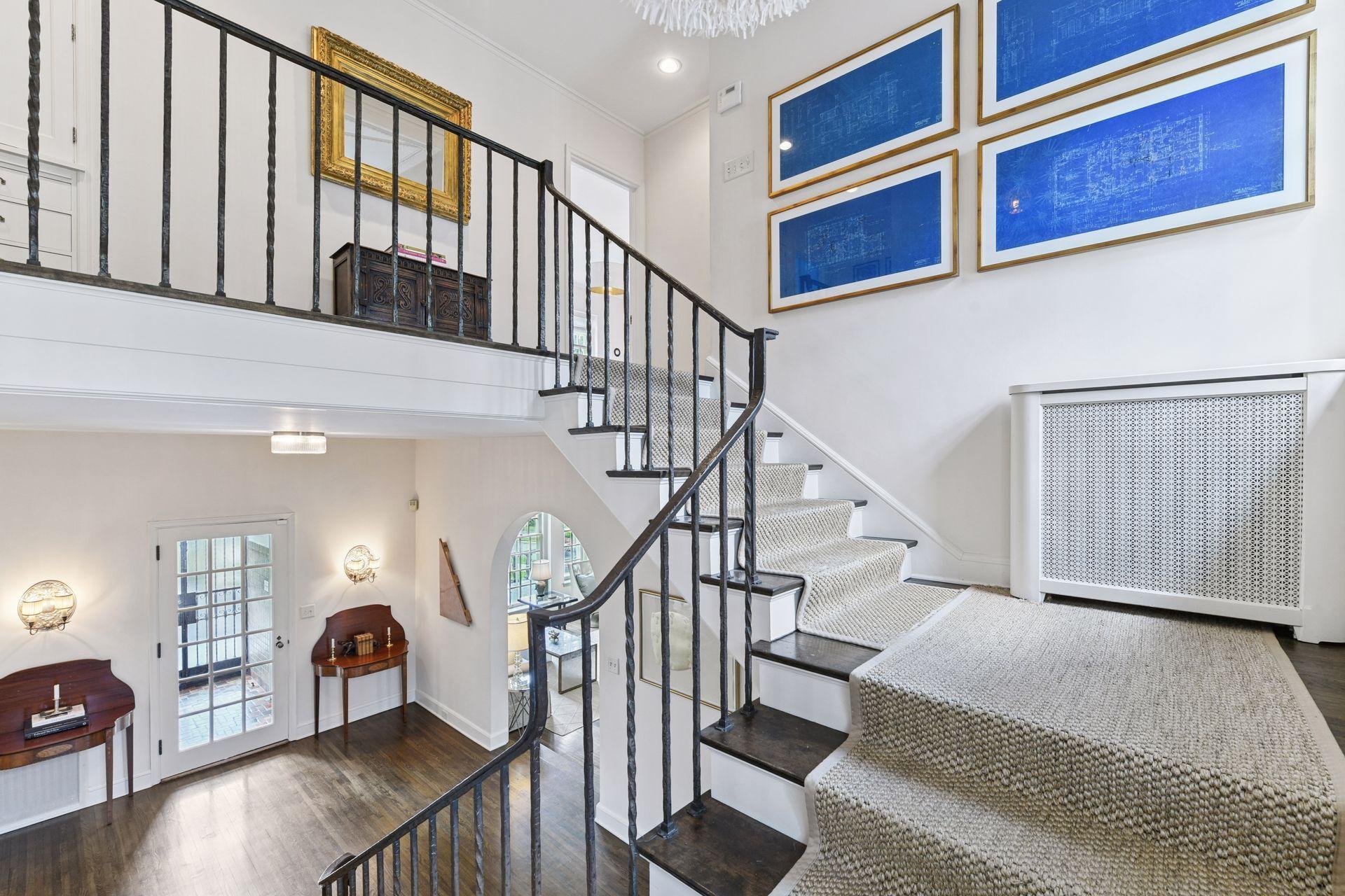 2308 W Lake Of The Isles Parkway