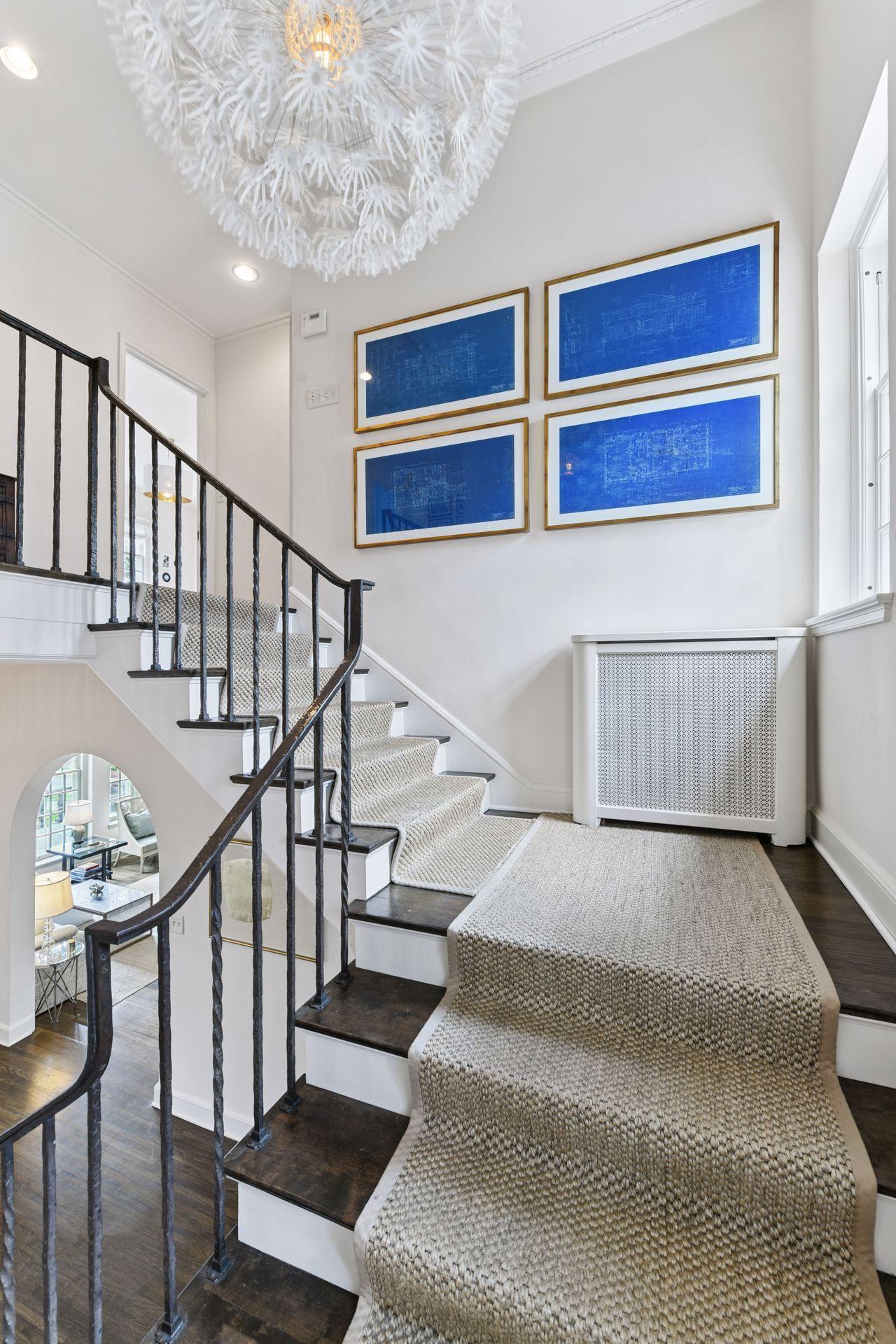 2308 W Lake Of The Isles Parkway