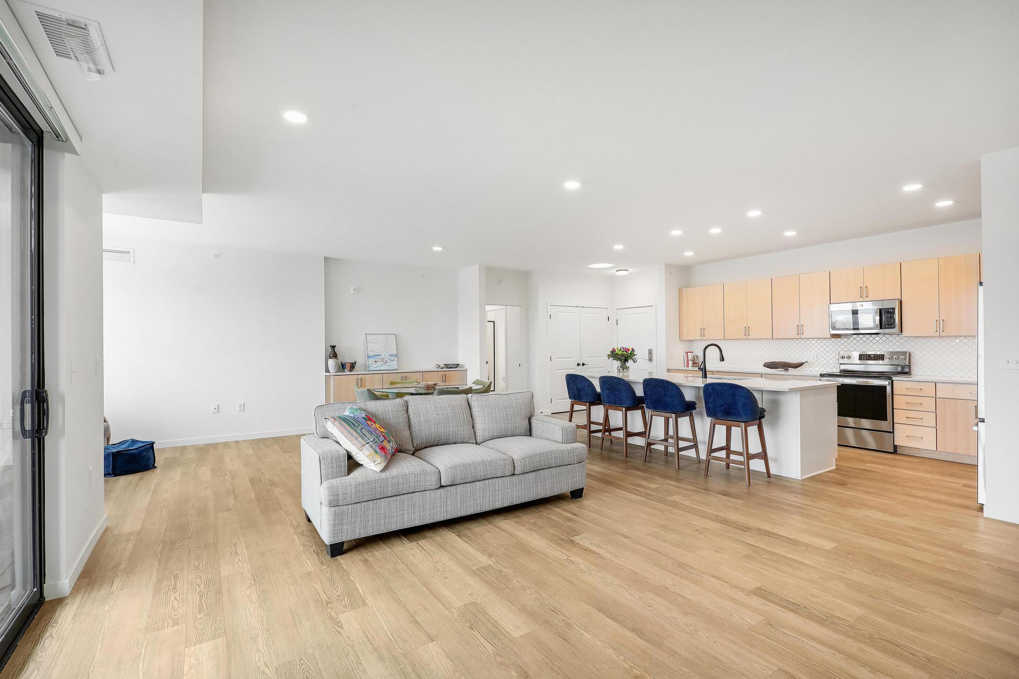 1948 W Wayzata Boulevard Unit: 308