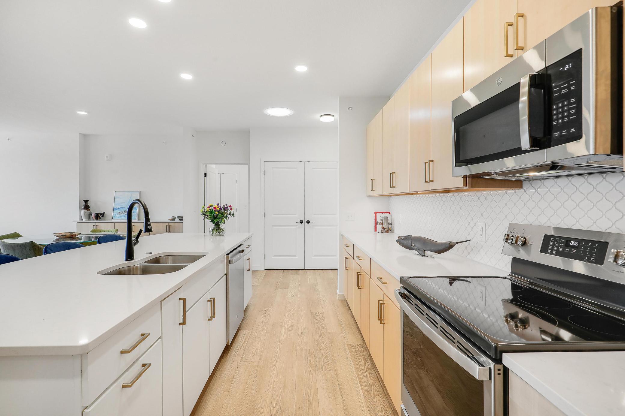 1948 W Wayzata Boulevard Unit: 308