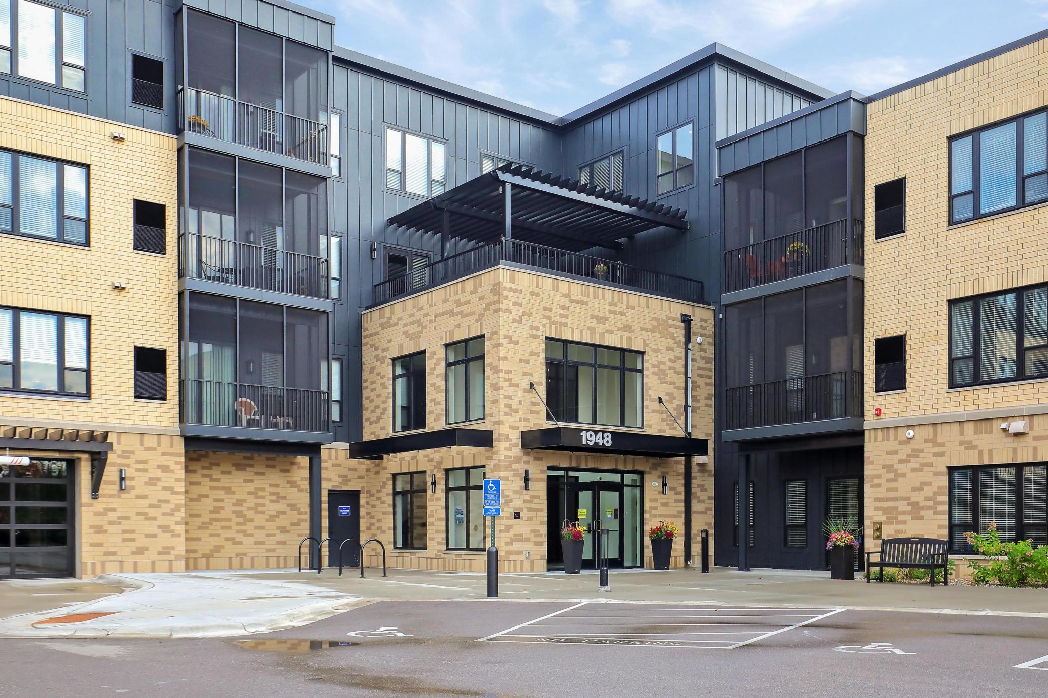 1948 W Wayzata Boulevard Unit: 308