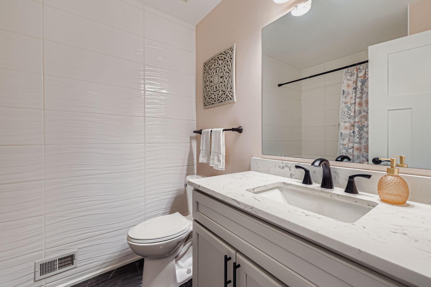 4755 Yorktown Lane N