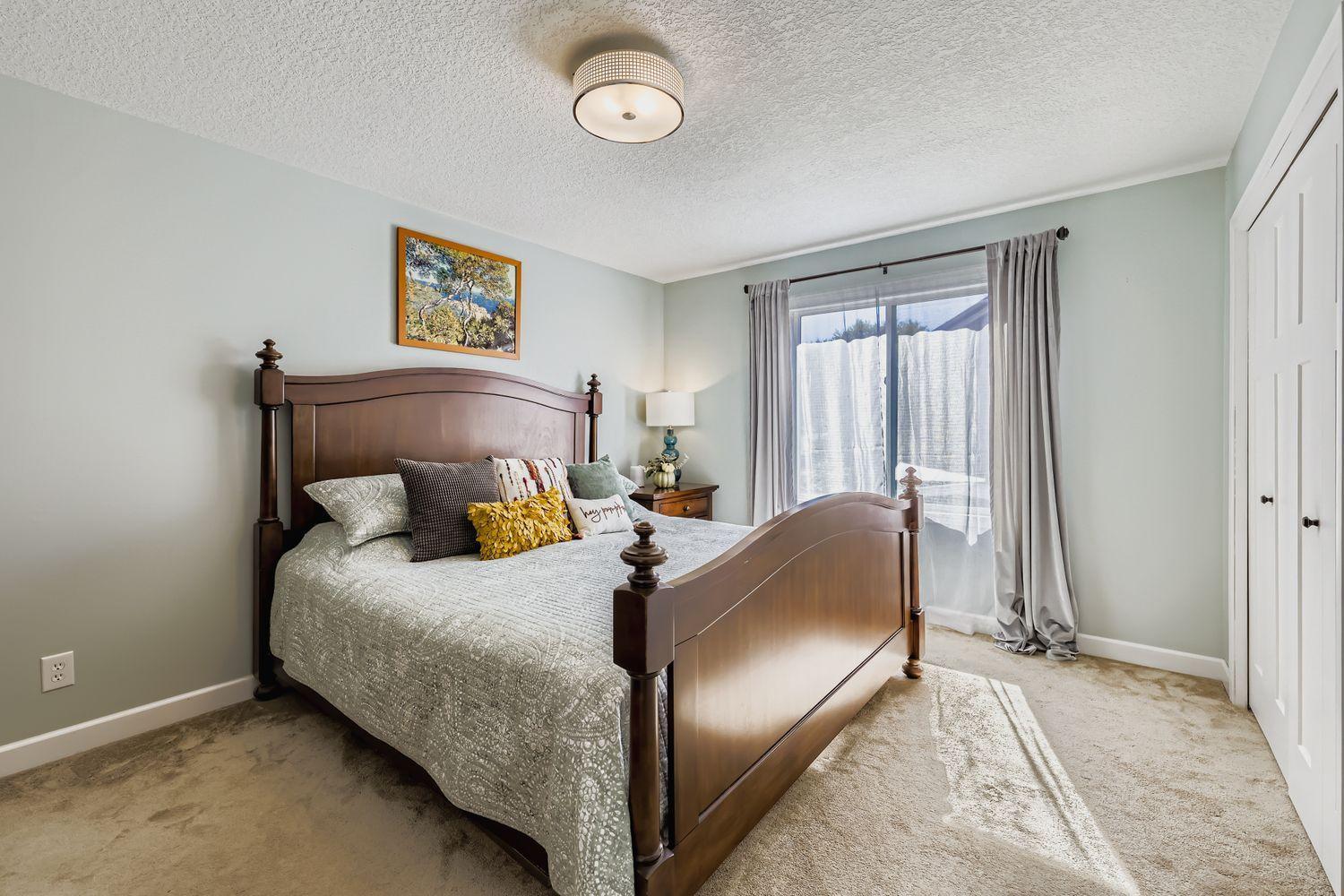 4755 Yorktown Lane N