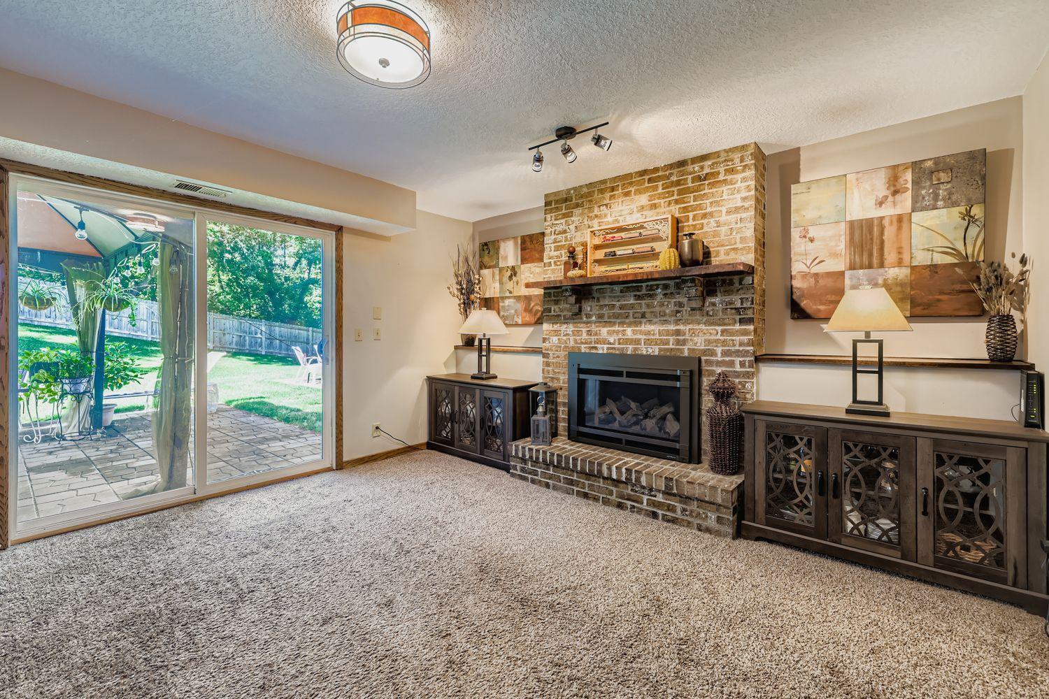 4755 Yorktown Lane N