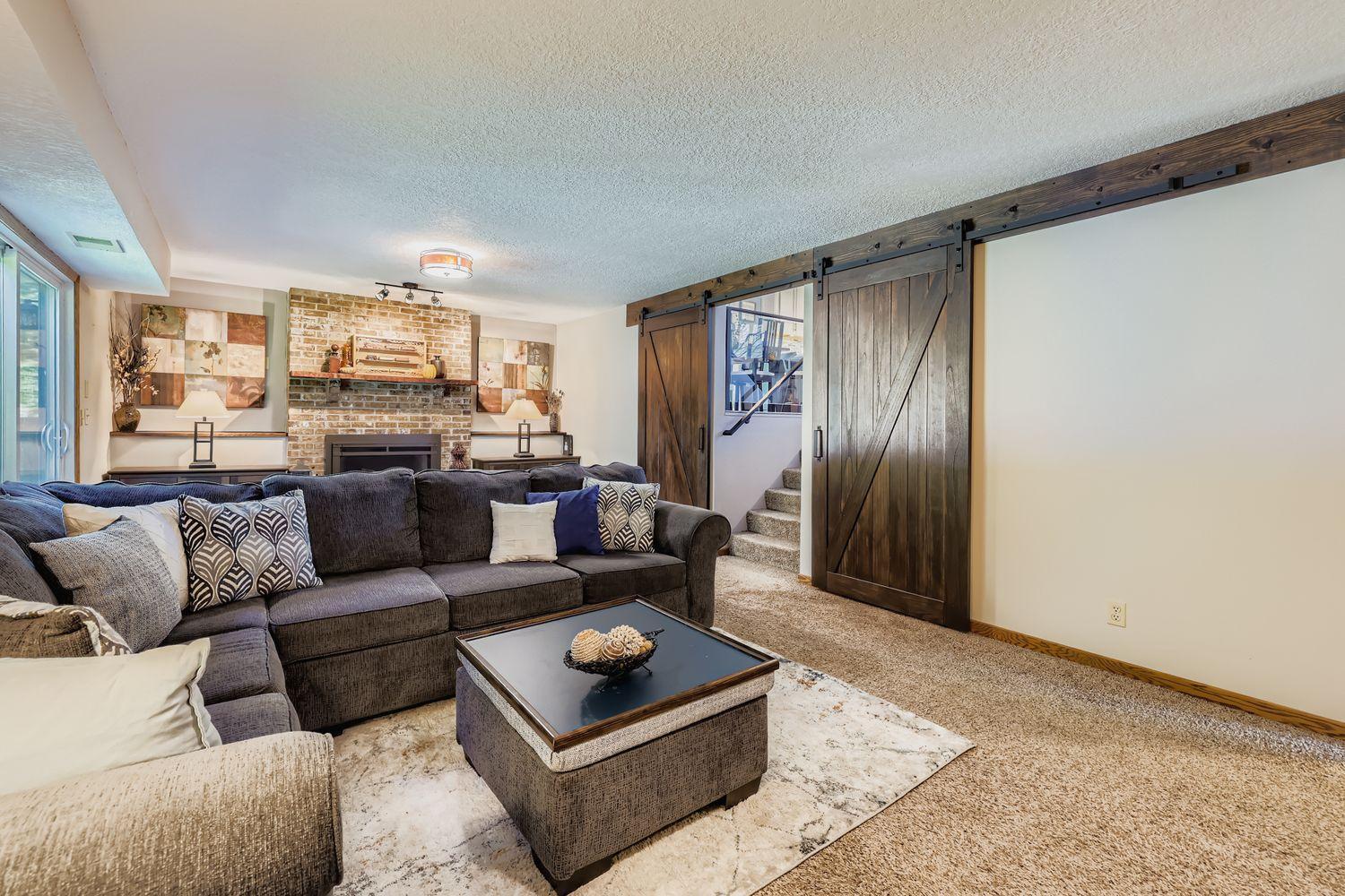 4755 Yorktown Lane N