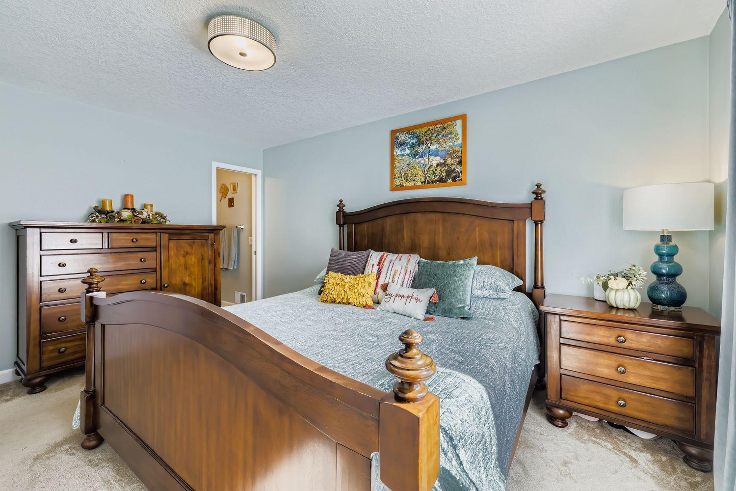 4755 Yorktown Lane N