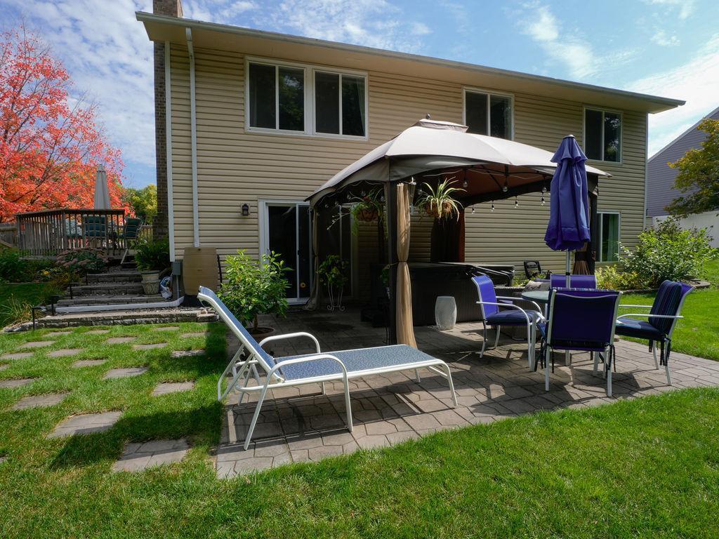 4755 Yorktown Lane N