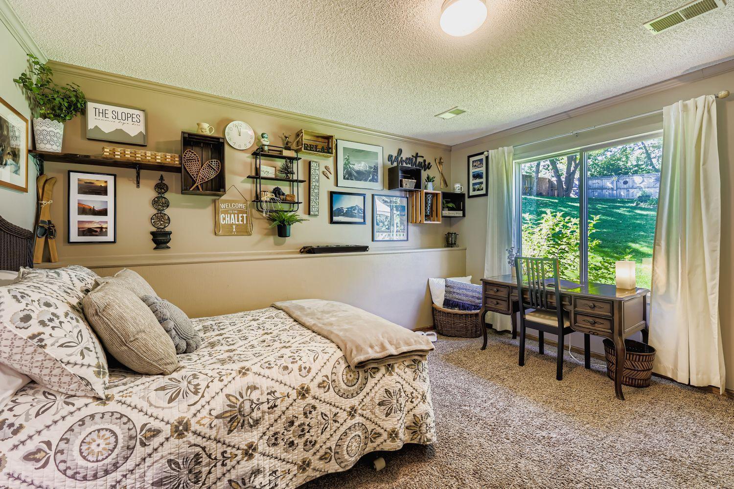 4755 Yorktown Lane N