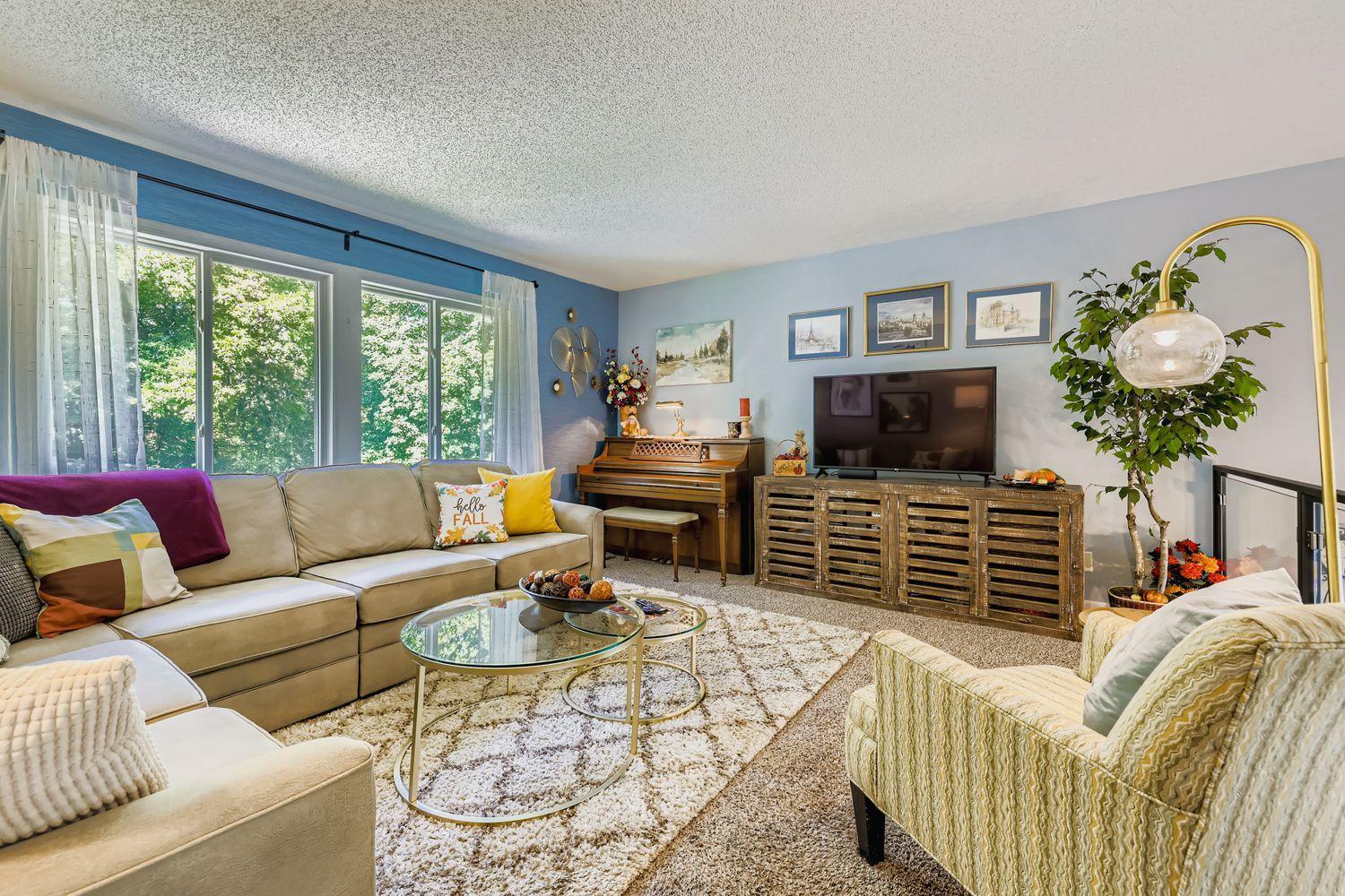 4755 Yorktown Lane N