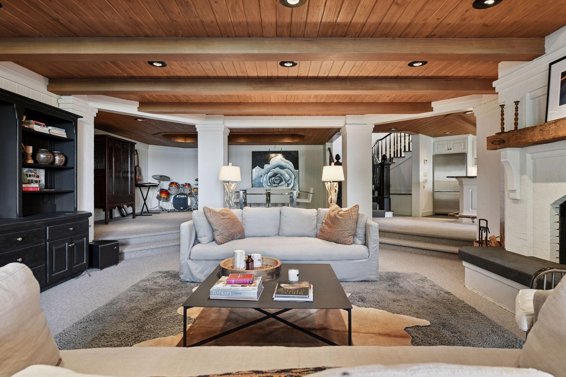 2505 Cedar Point Drive