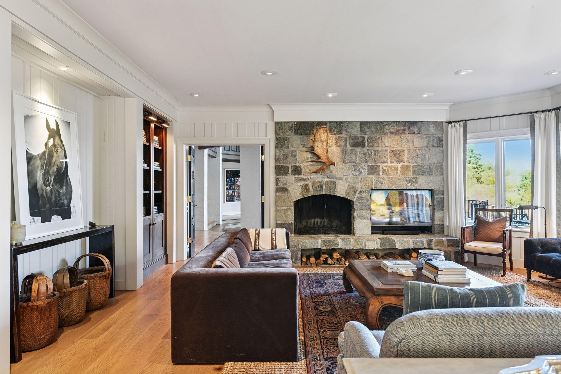 2505 Cedar Point Drive