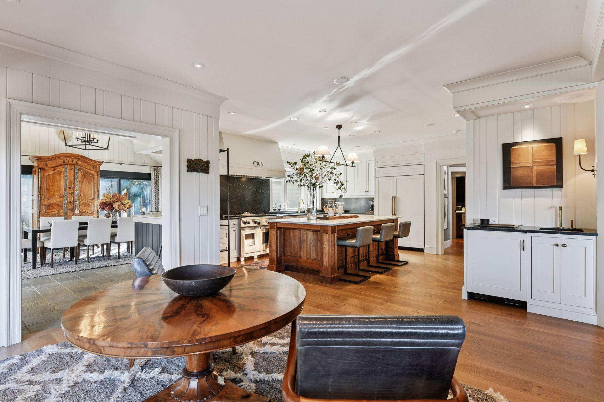 2505 Cedar Point Drive