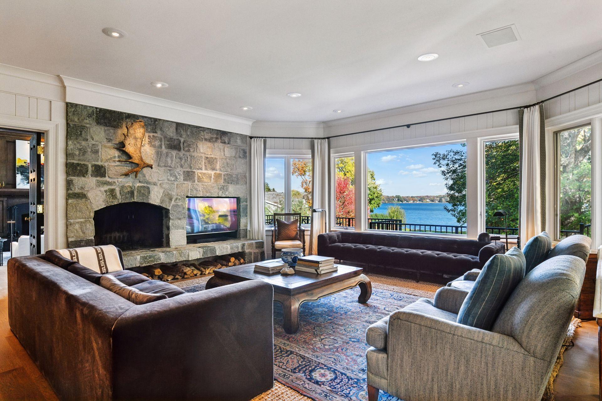 2505 Cedar Point Drive