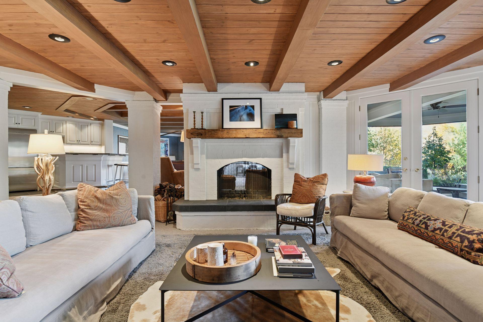 2505 Cedar Point Drive