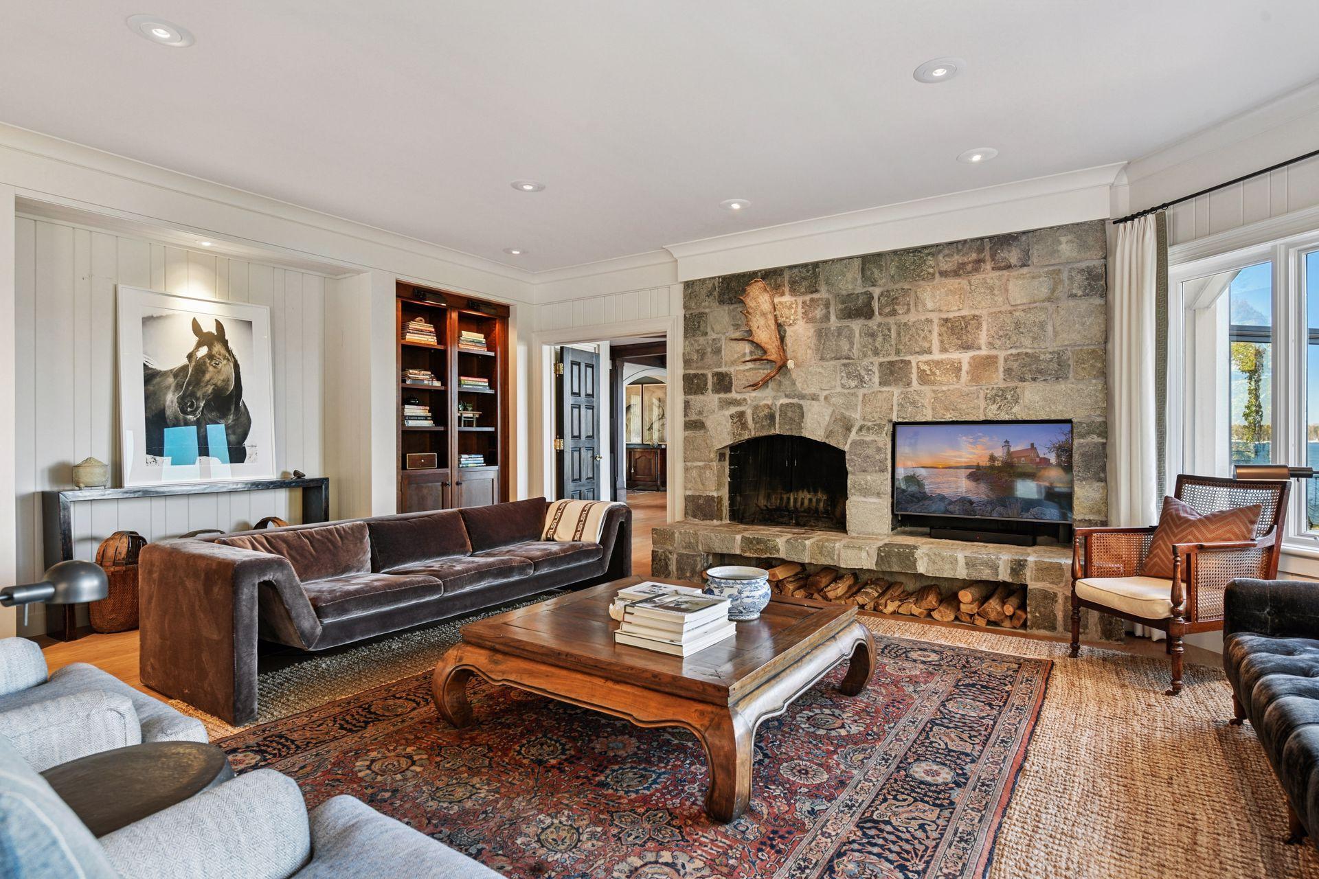 2505 Cedar Point Drive