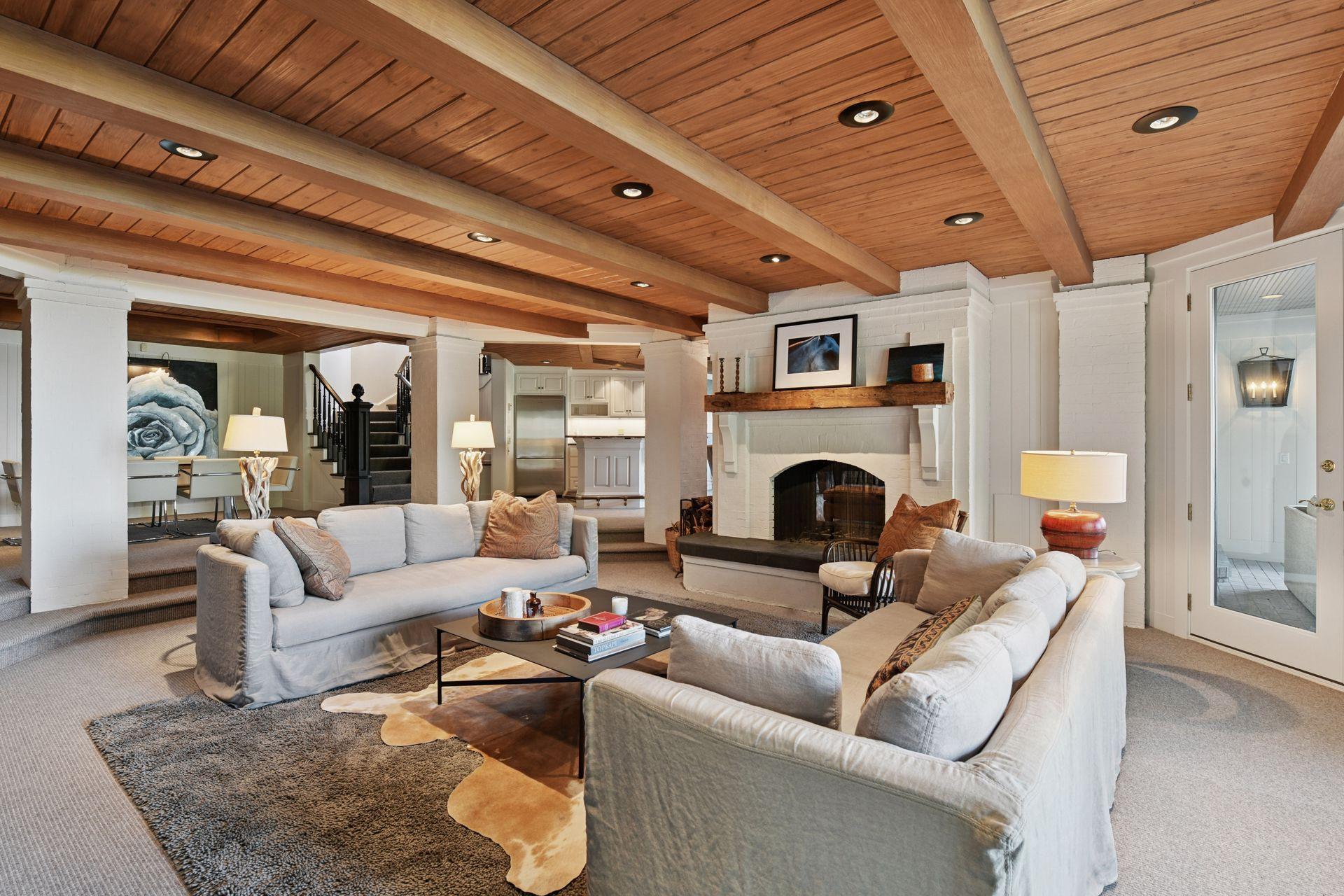 2505 Cedar Point Drive