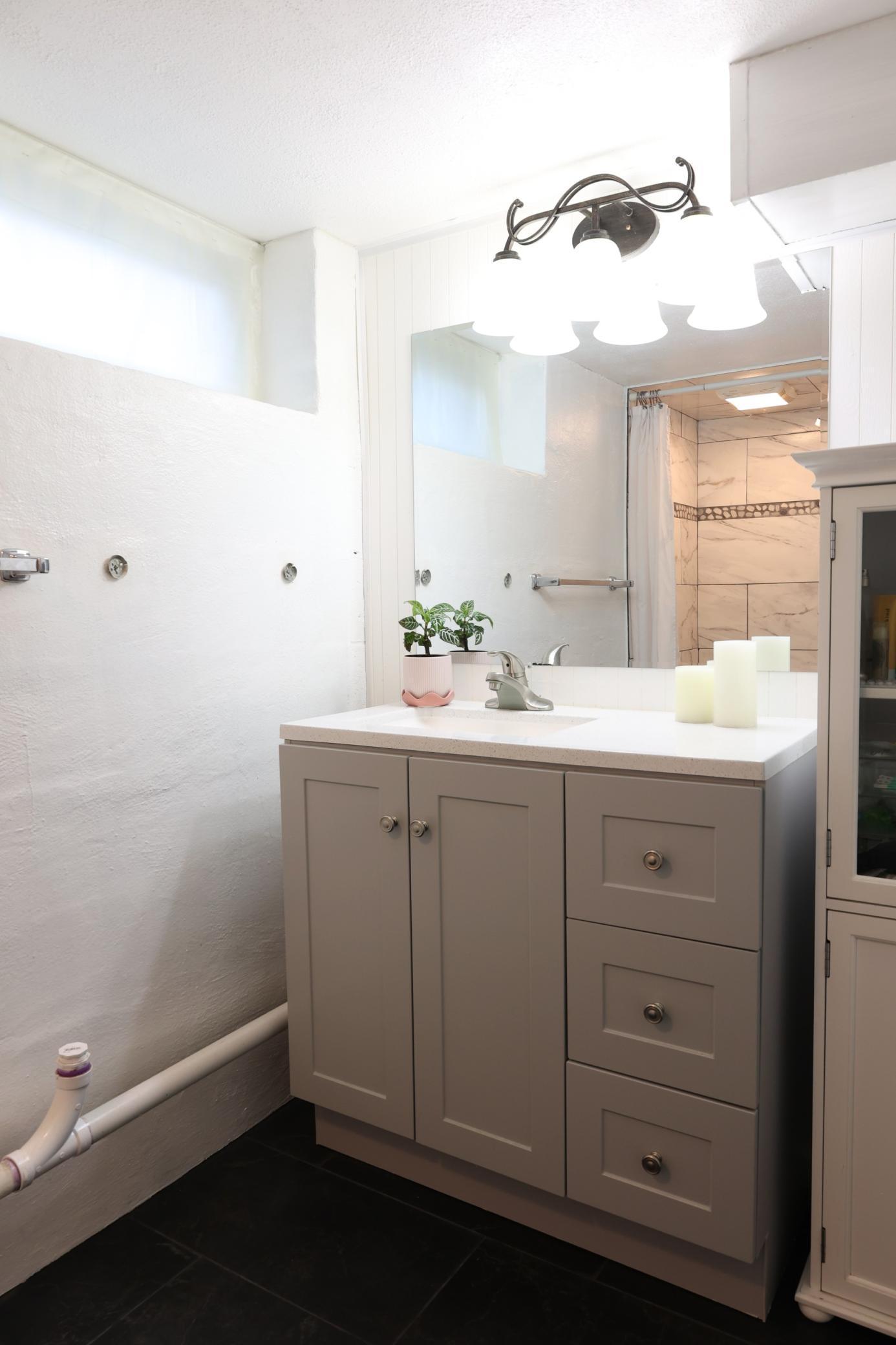 5601 Colfax Avenue N