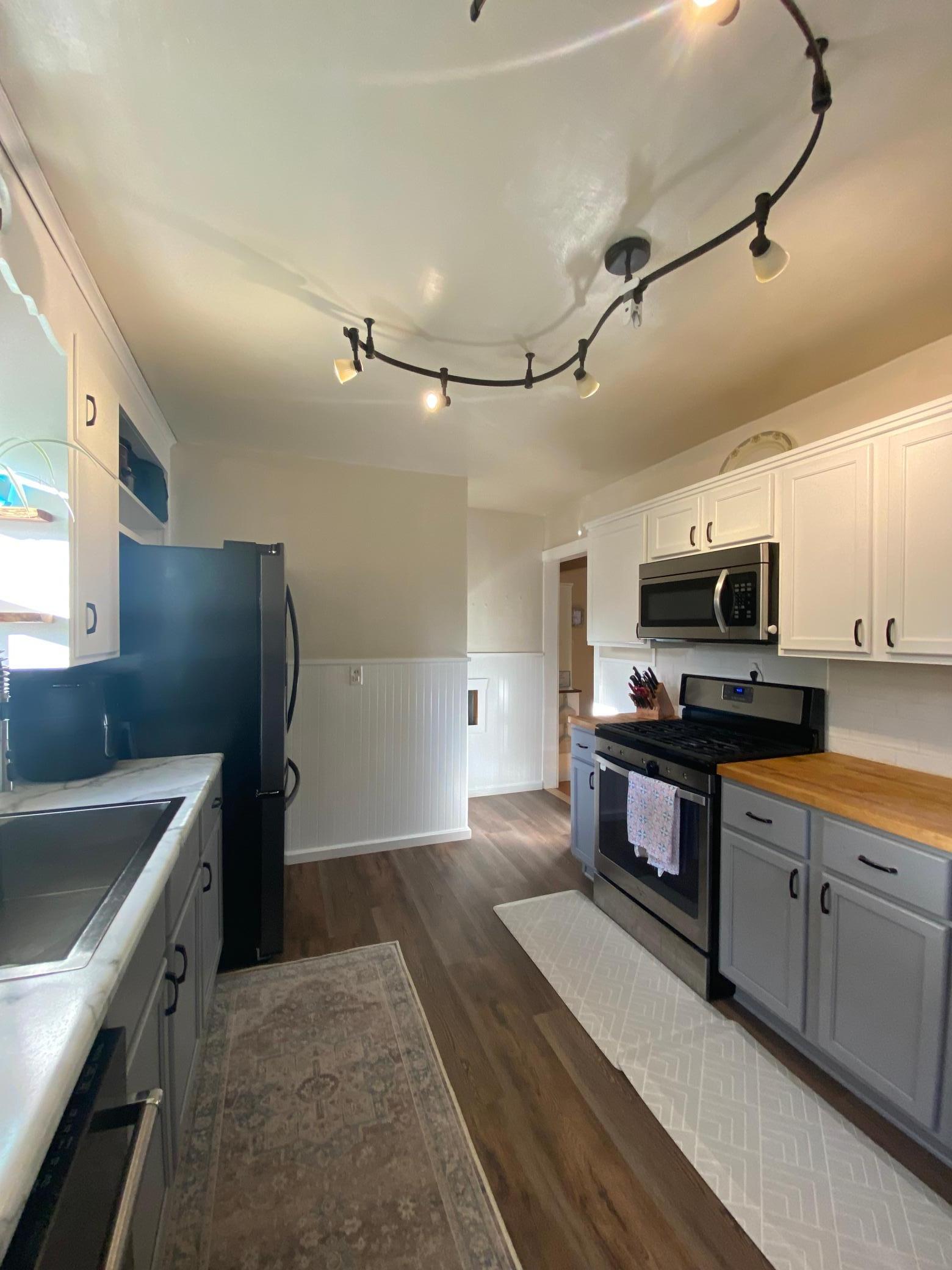 5601 Colfax Avenue N