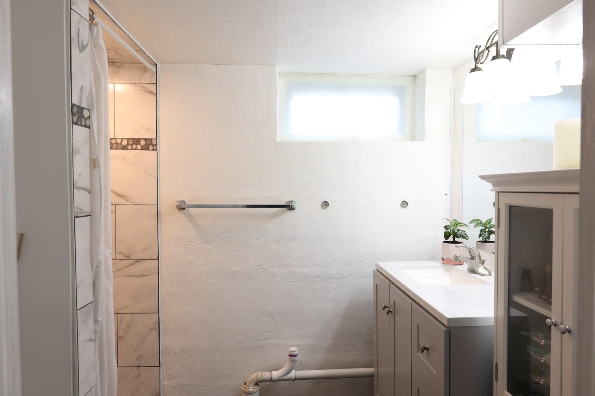 5601 Colfax Avenue N