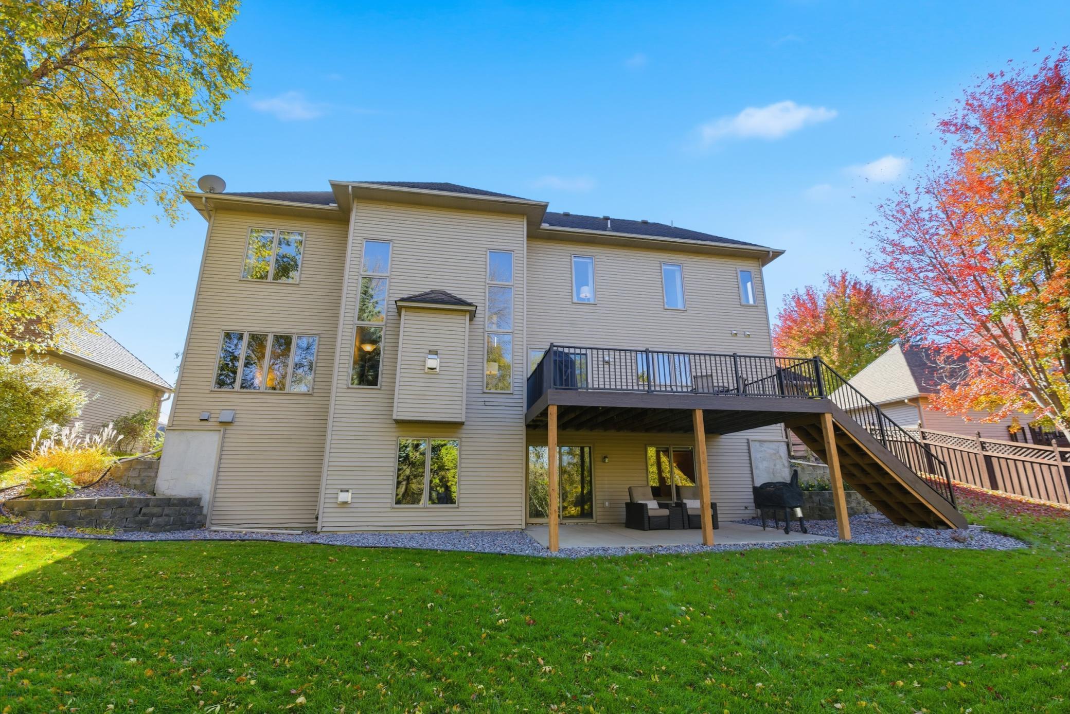 2284 Stone Creek Lane W