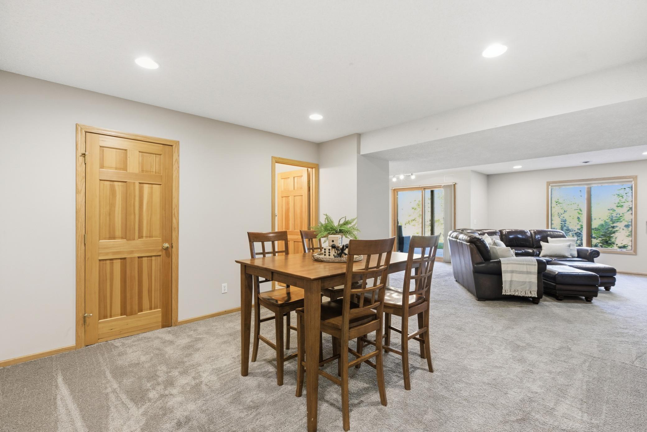 2284 Stone Creek Lane W