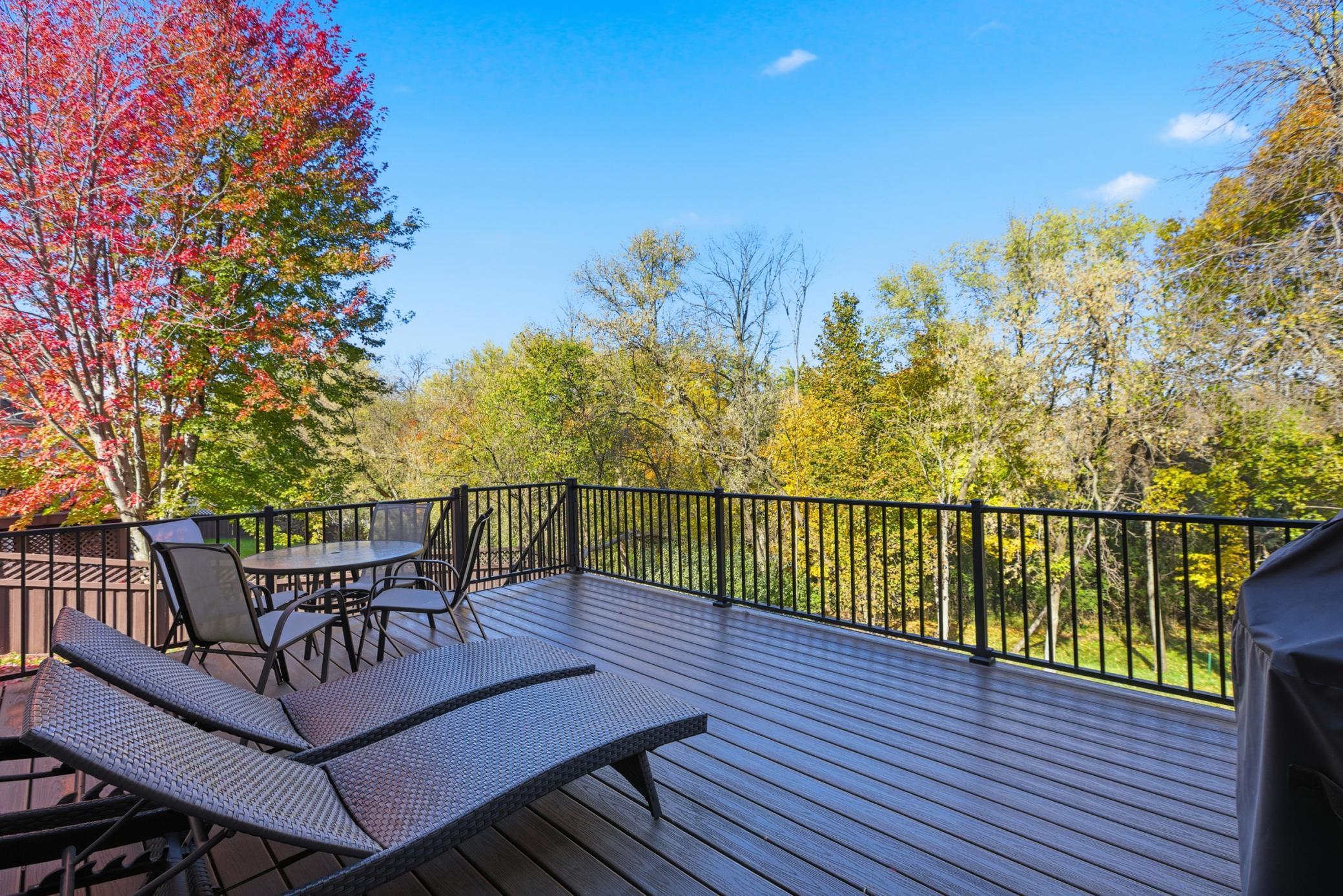 2284 Stone Creek Lane W