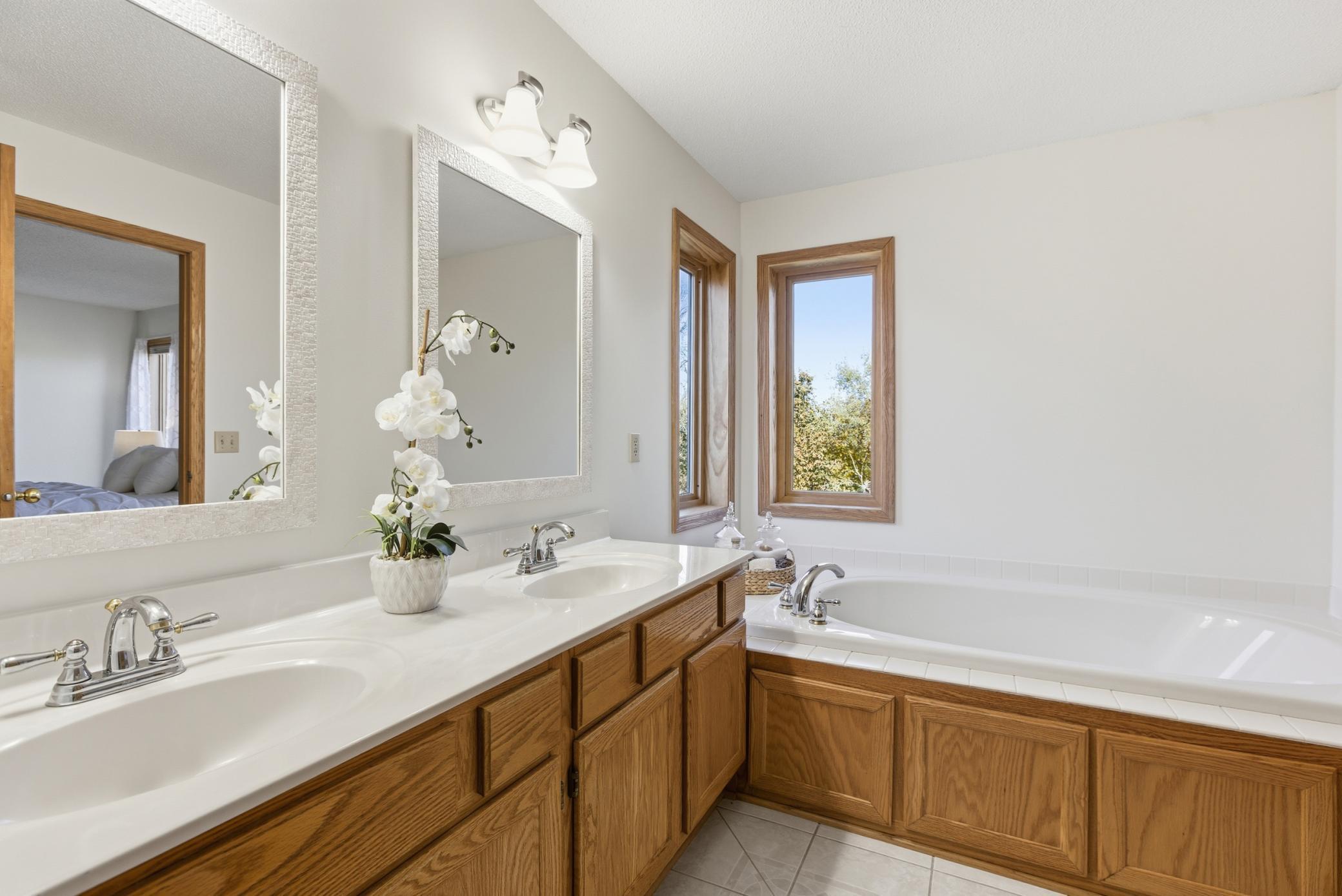 2284 Stone Creek Lane W