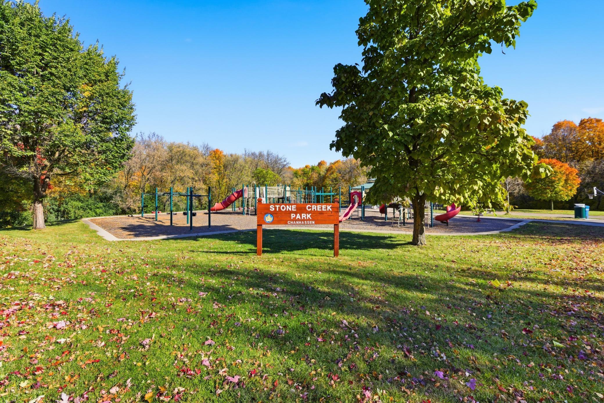 2284 Stone Creek Lane W