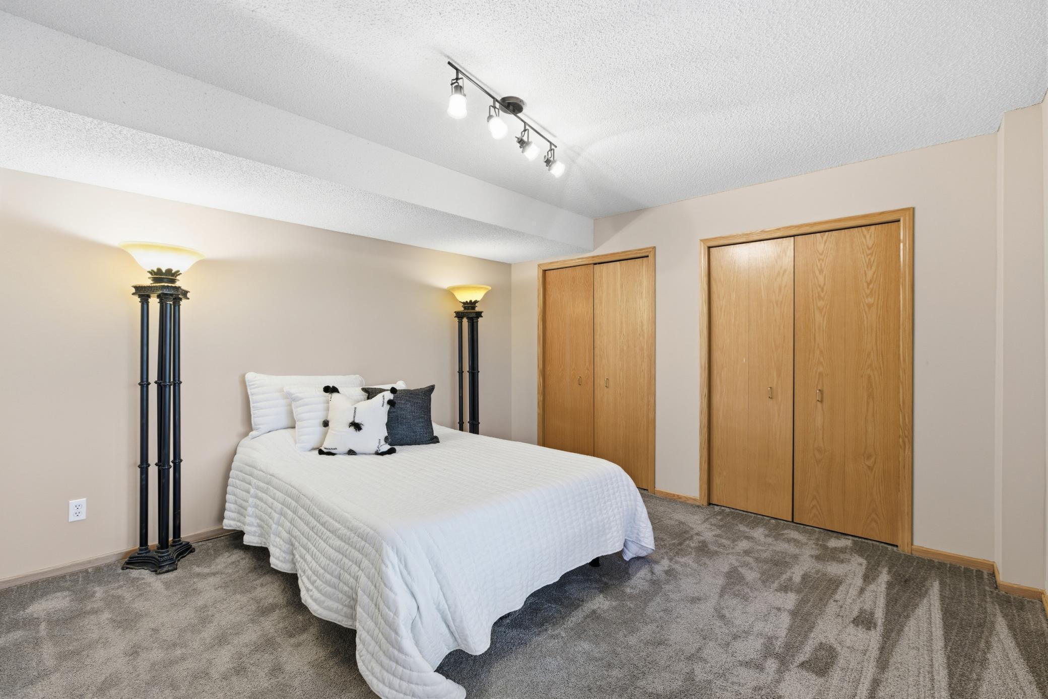 2284 Stone Creek Lane W