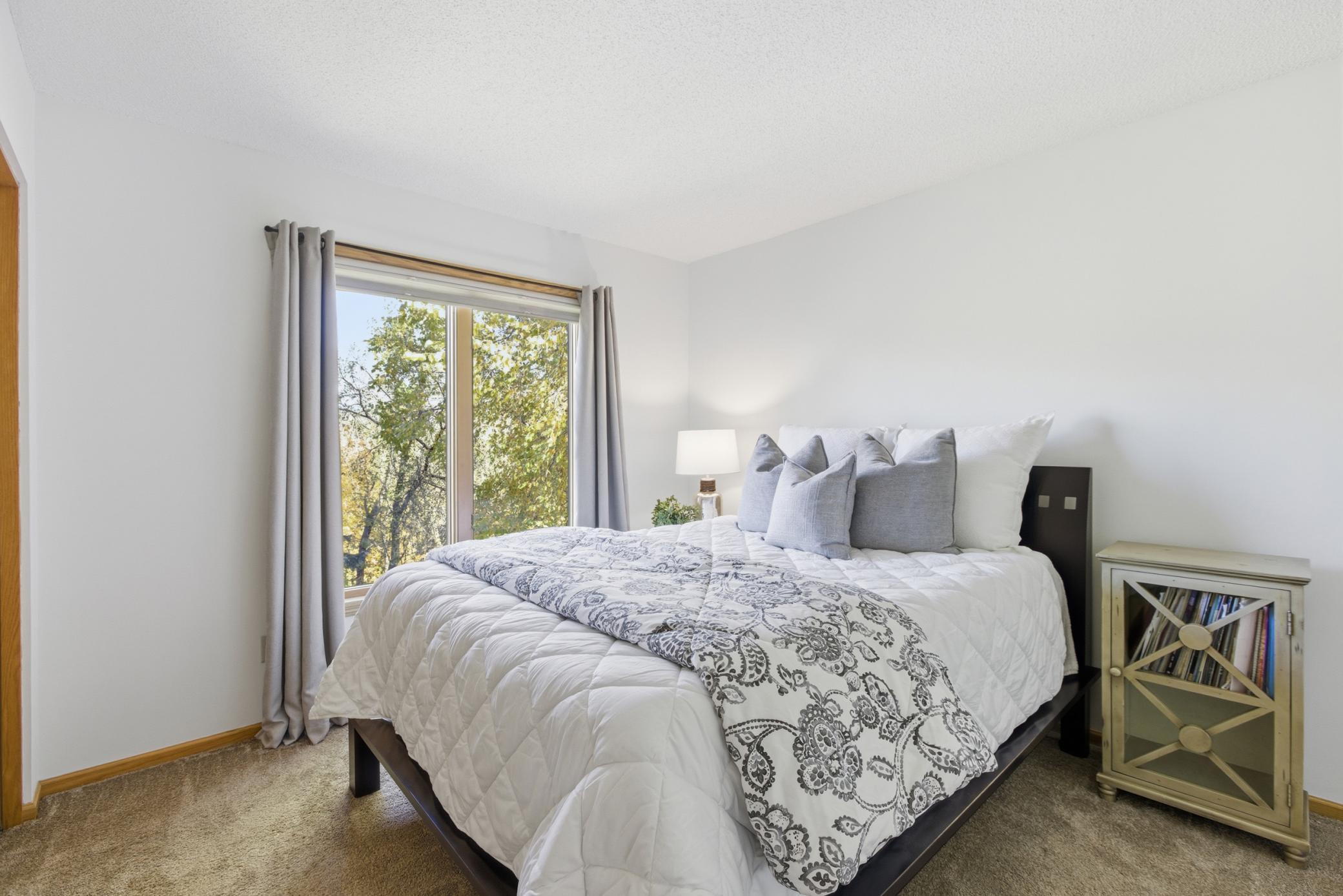 2284 Stone Creek Lane W