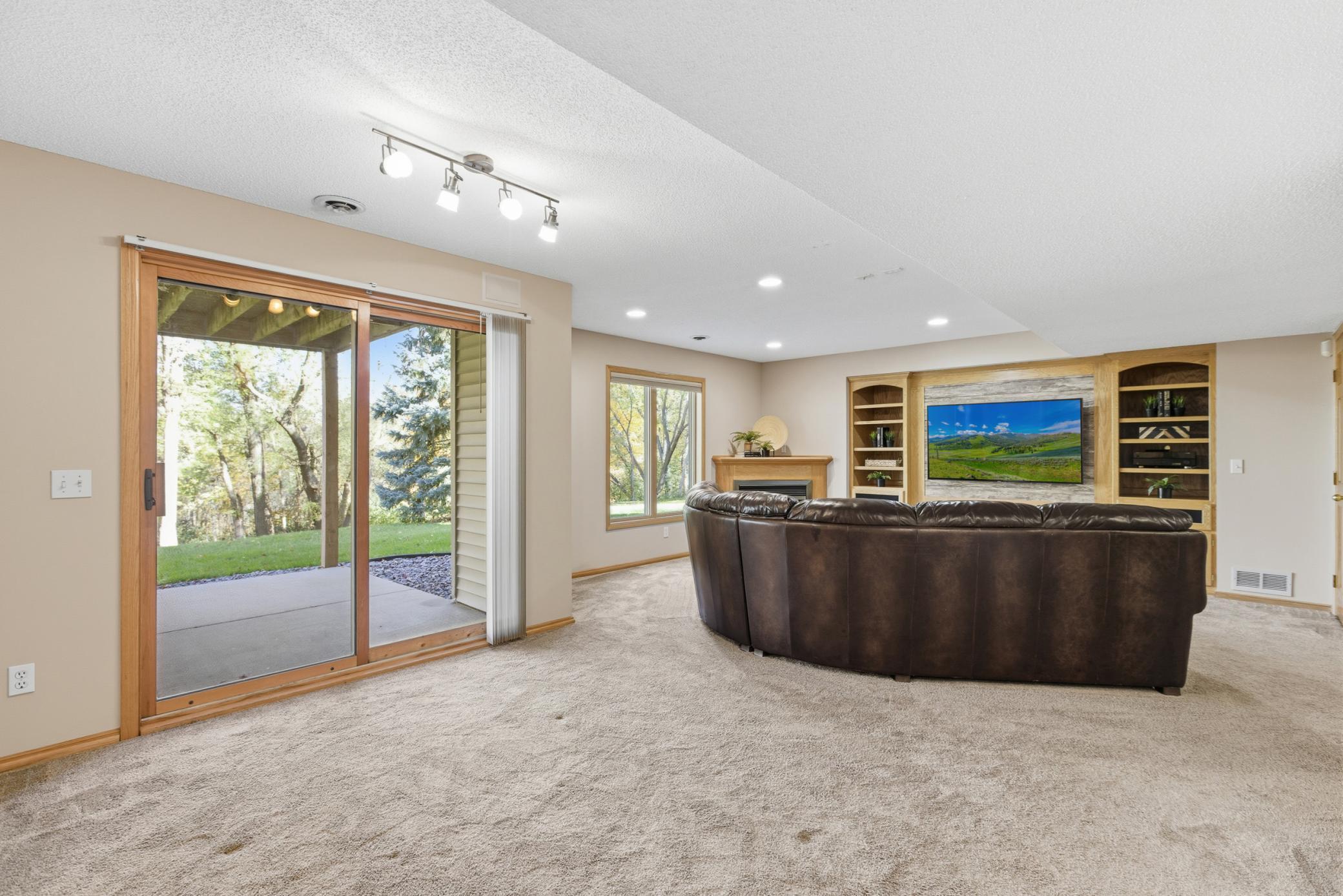 2284 Stone Creek Lane W