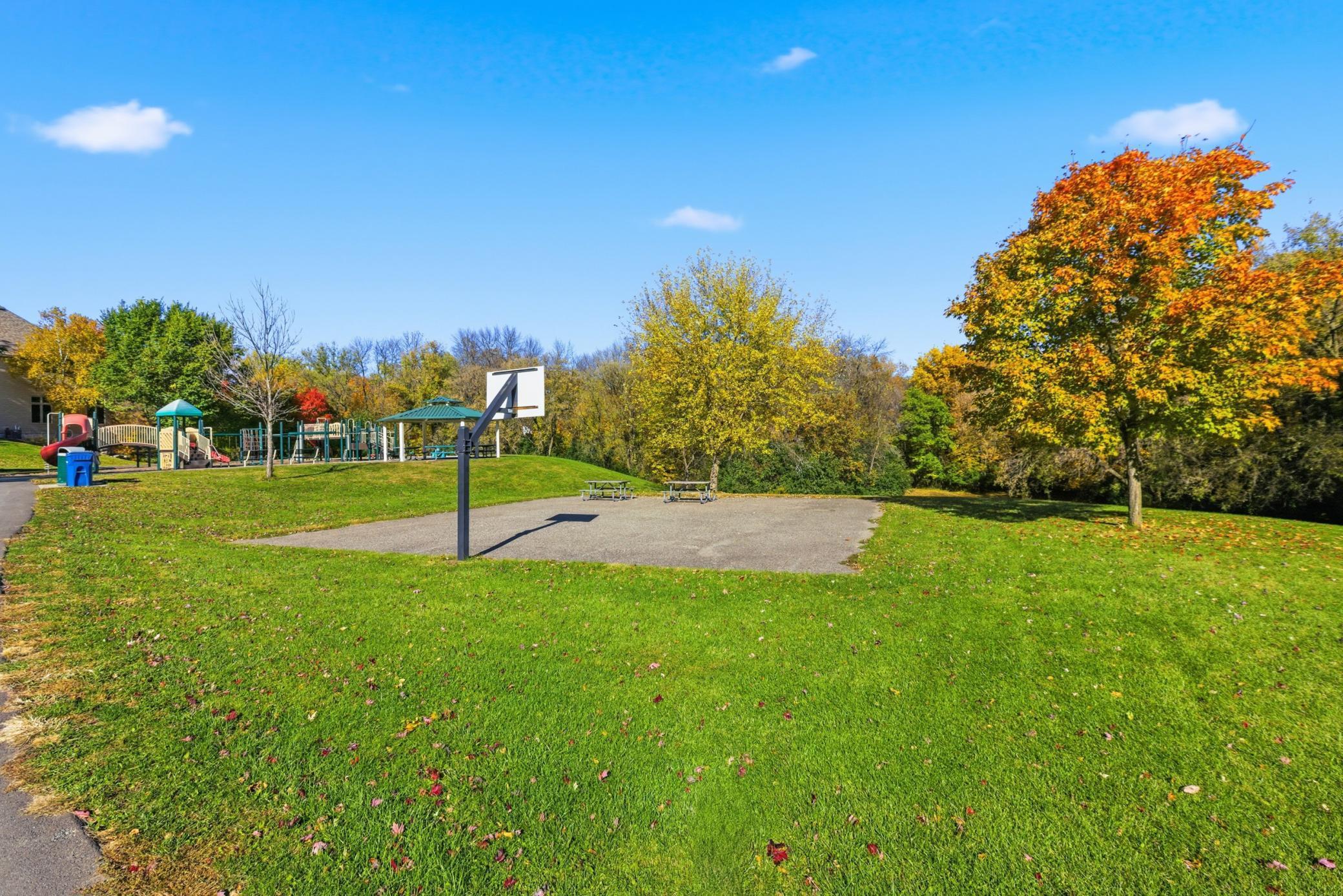 2284 Stone Creek Lane W