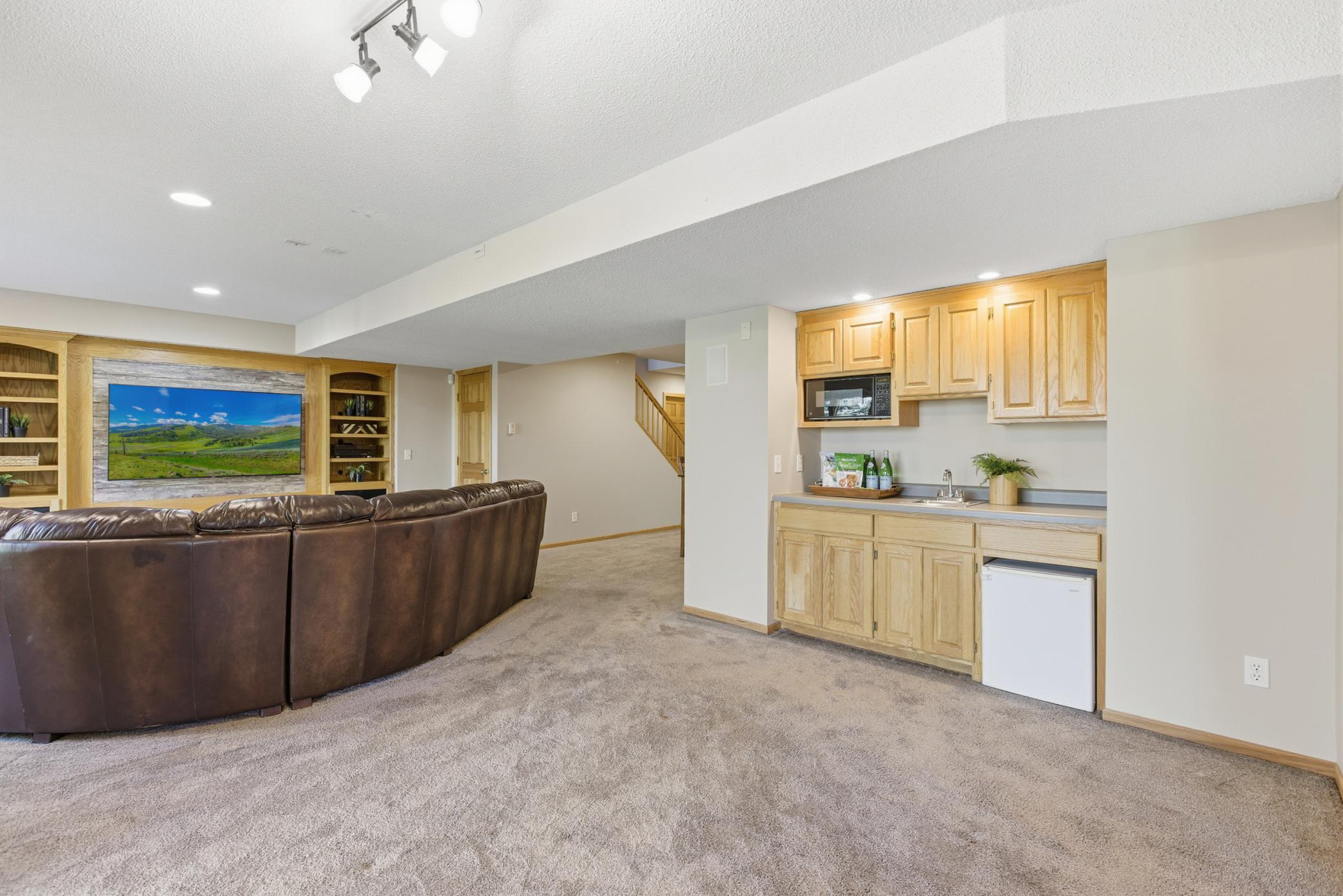 2284 Stone Creek Lane W