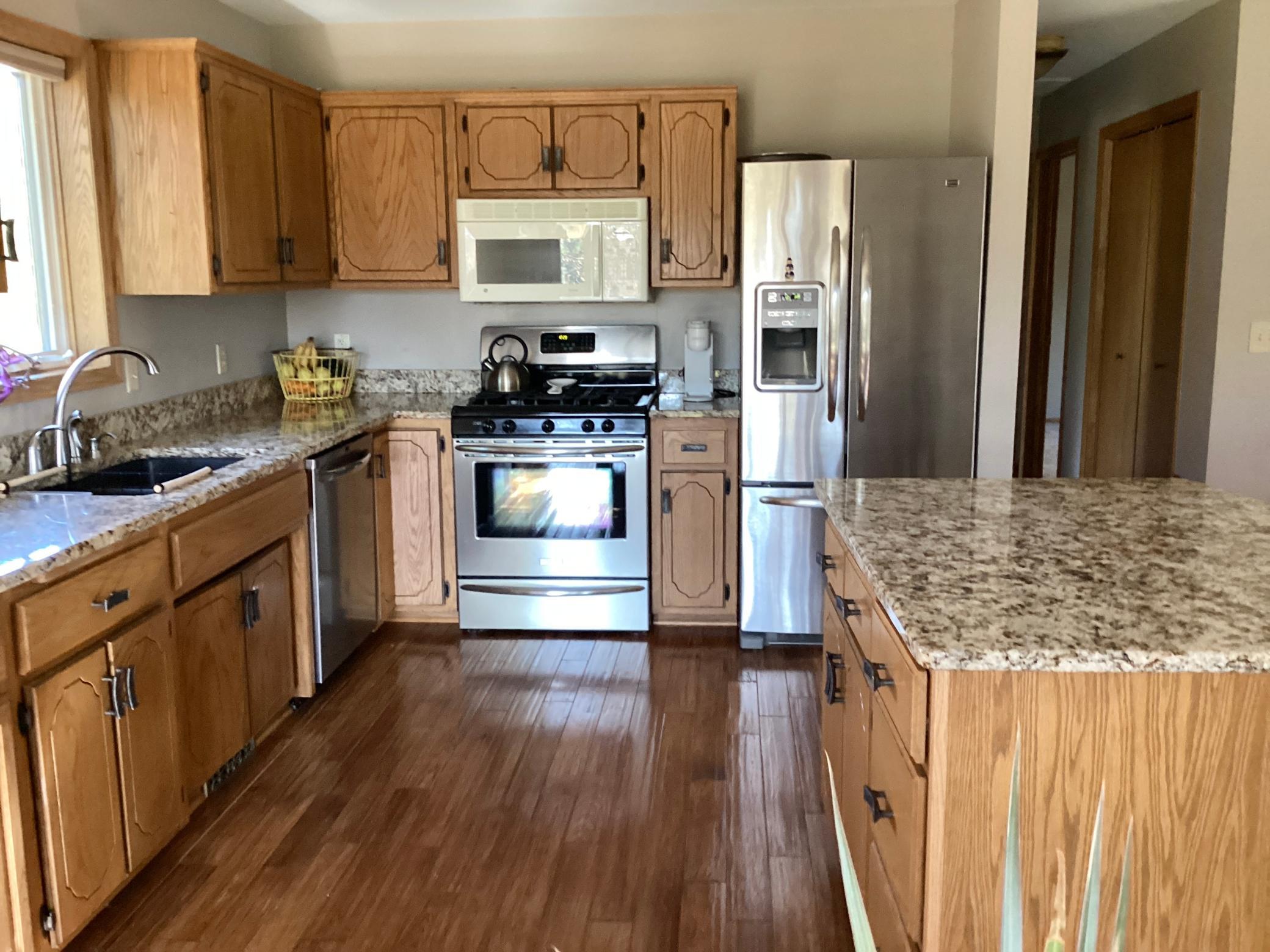 19158 Kent Street NW