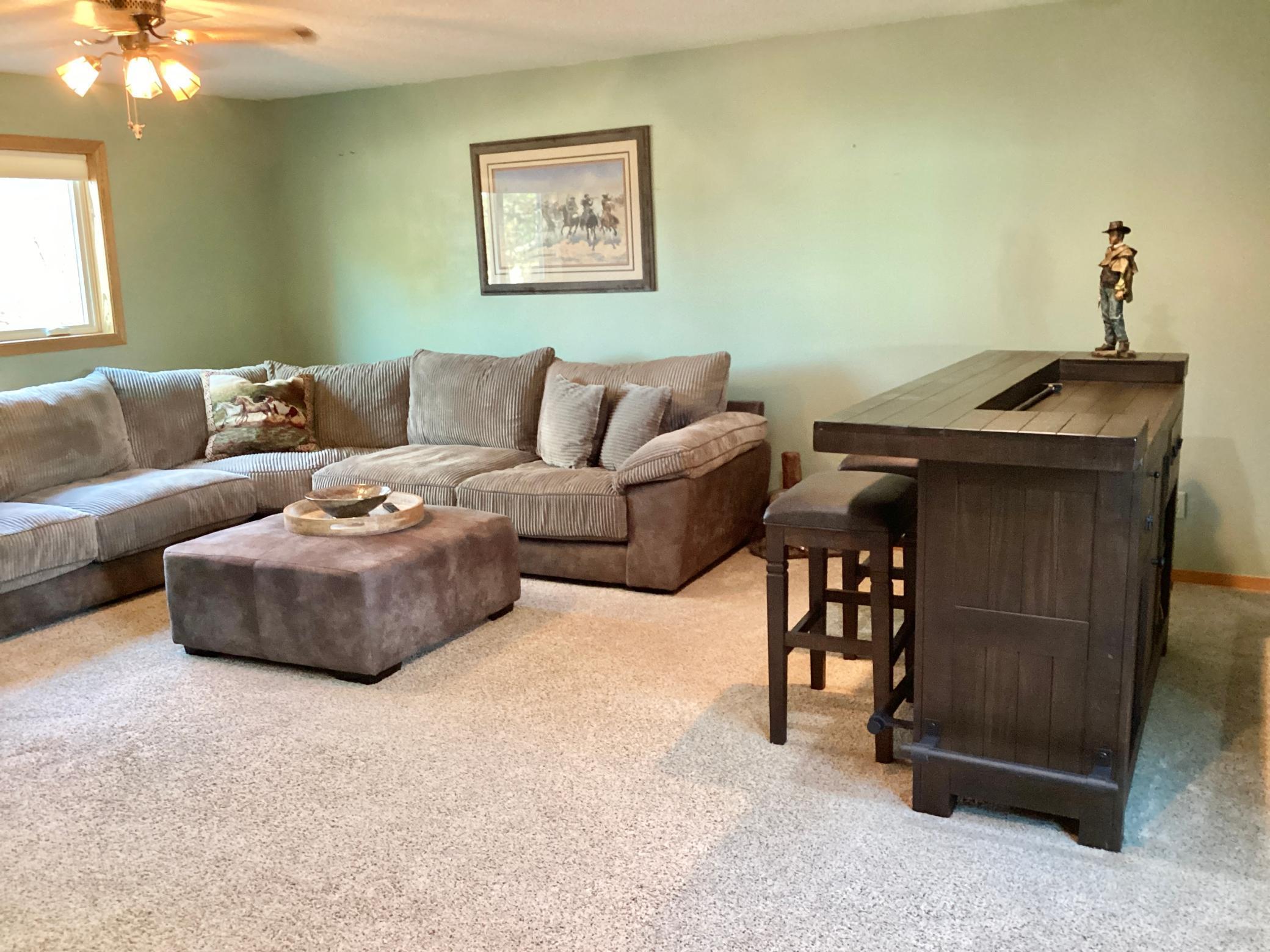 19158 Kent Street NW