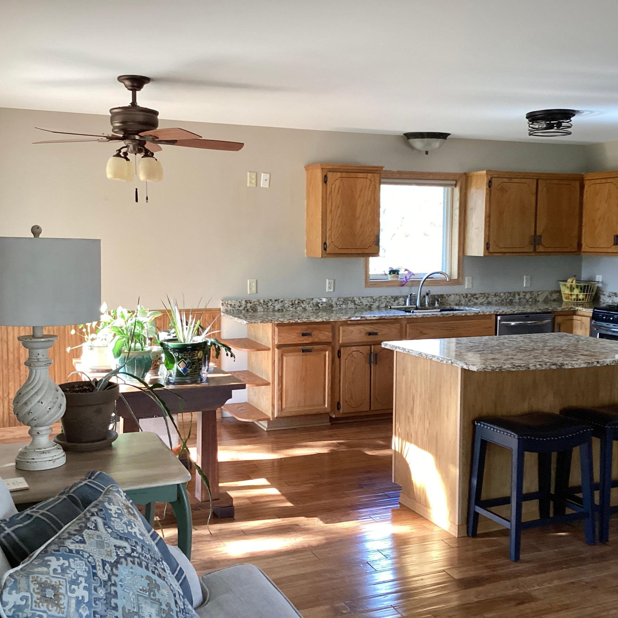 19158 Kent Street NW