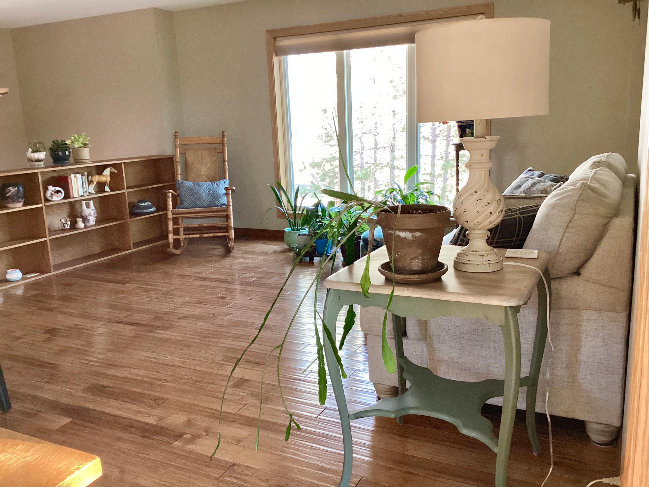 19158 Kent Street NW