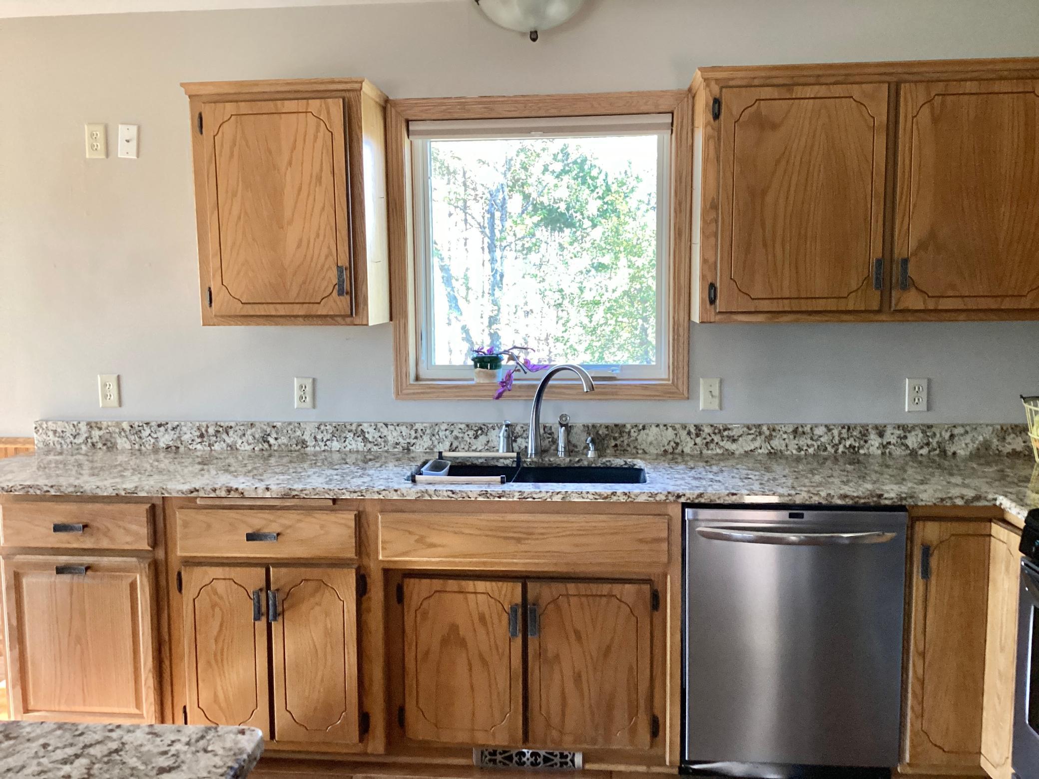 19158 Kent Street NW