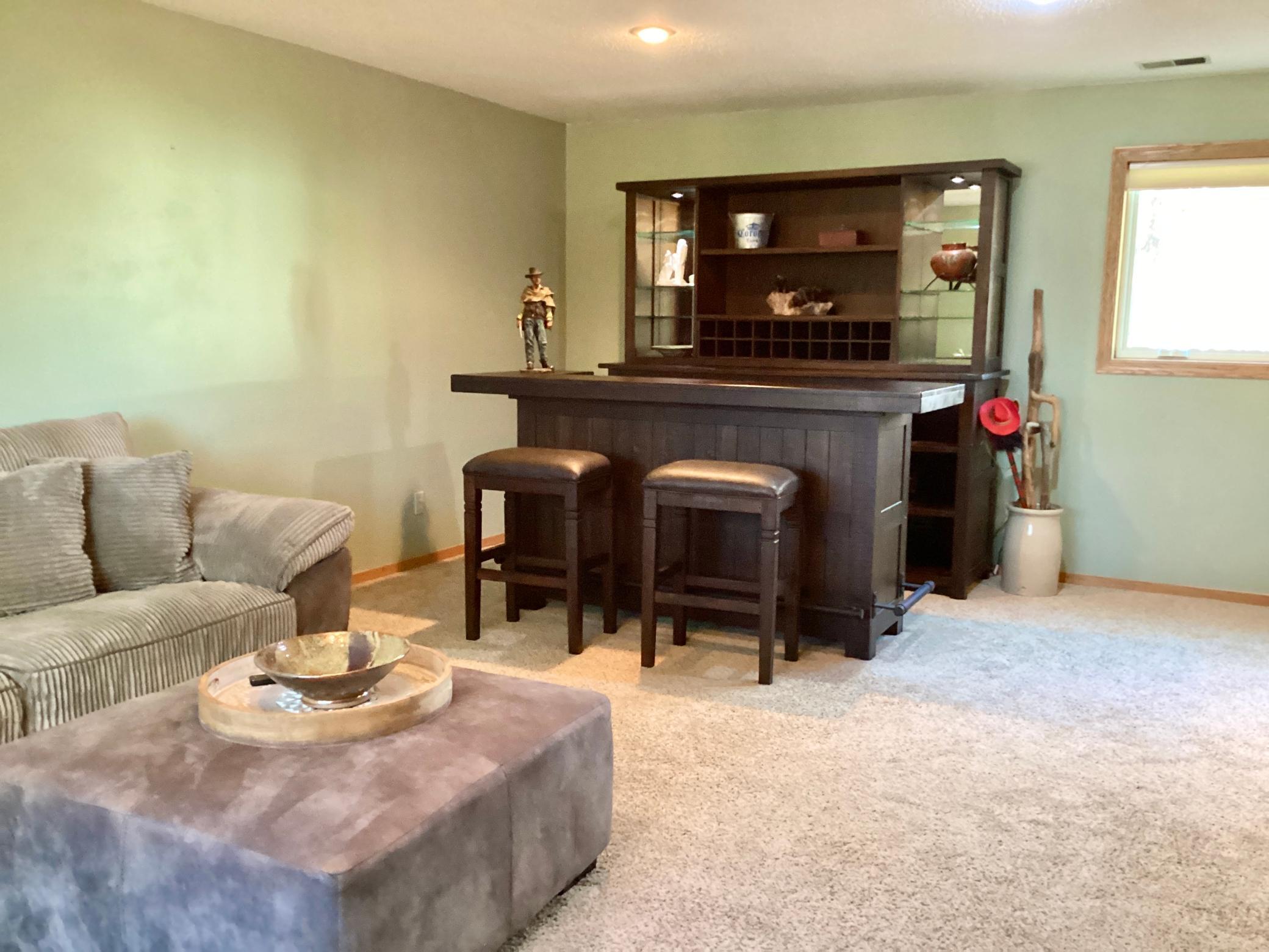 19158 Kent Street NW