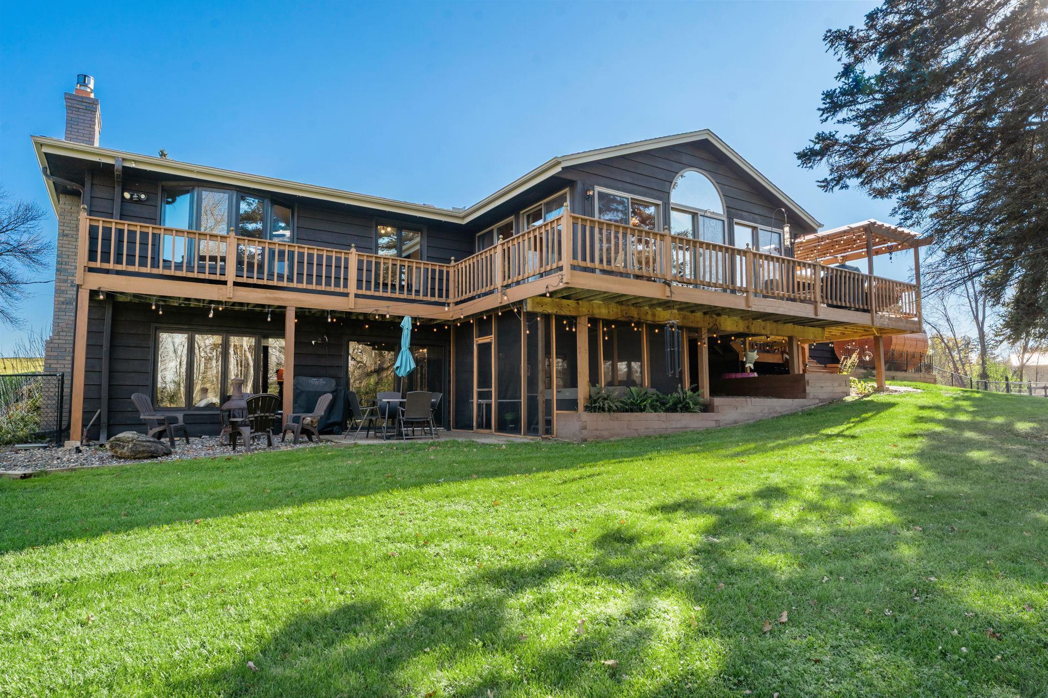 12131 Fernbrook Lane N