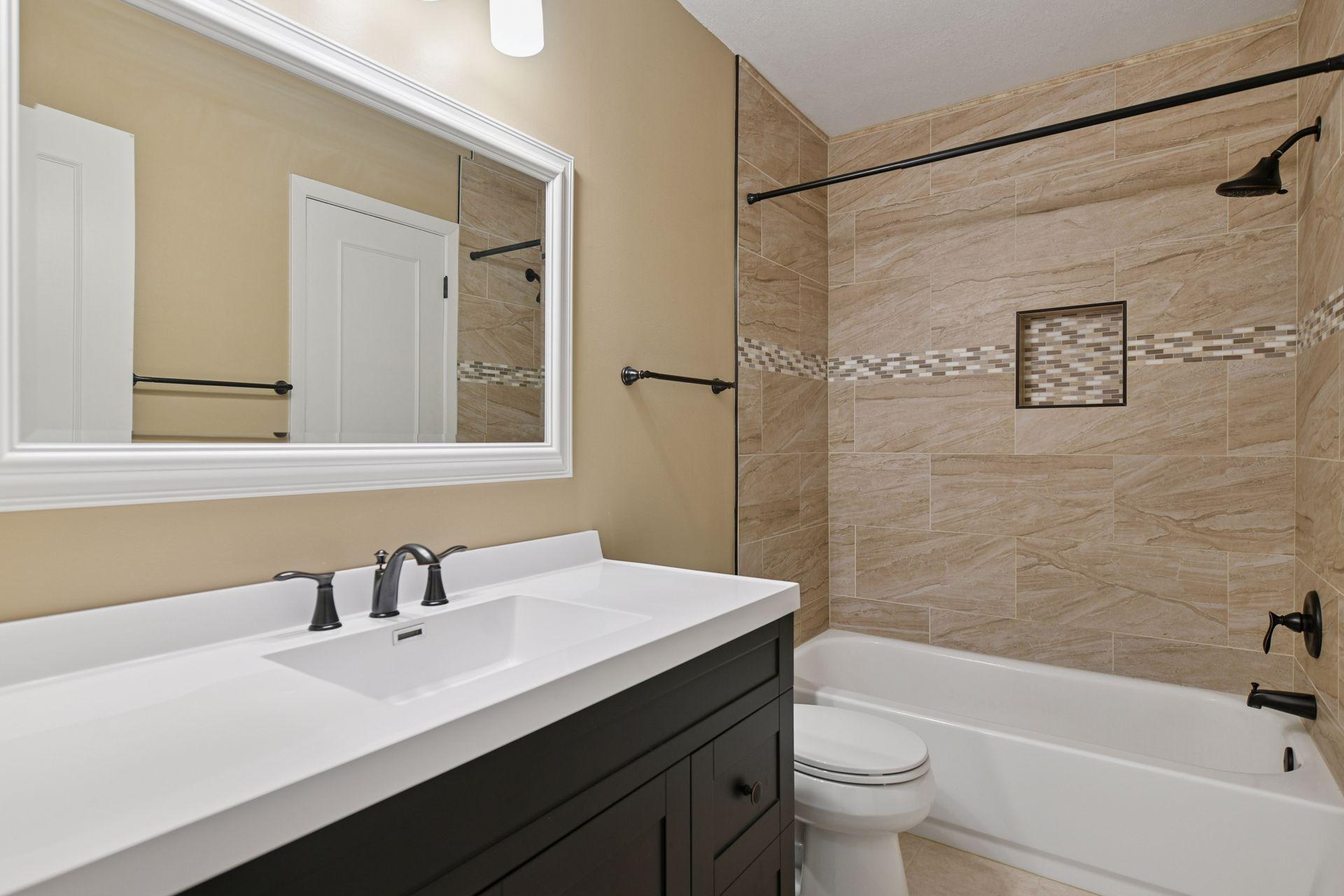 1150 Black Oaks Lane N